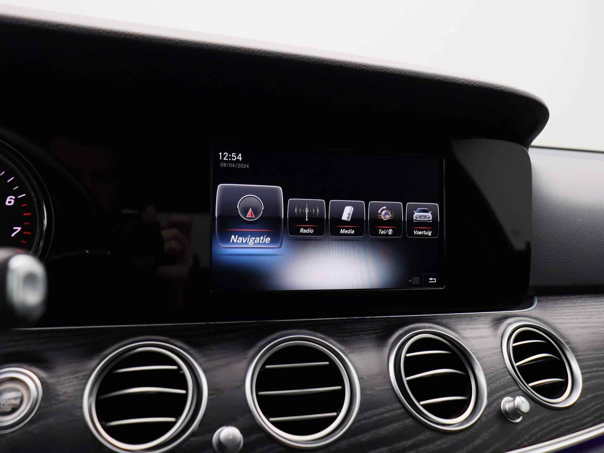 Mercedes-Benz E-klasse 200 Business Solution | Navi | Cruise | Camera | PDC V+A | Ambient Light | LED | Sport Stoelen | Half-Leder | 12 Maand Bovag Garantie! | - 28/40