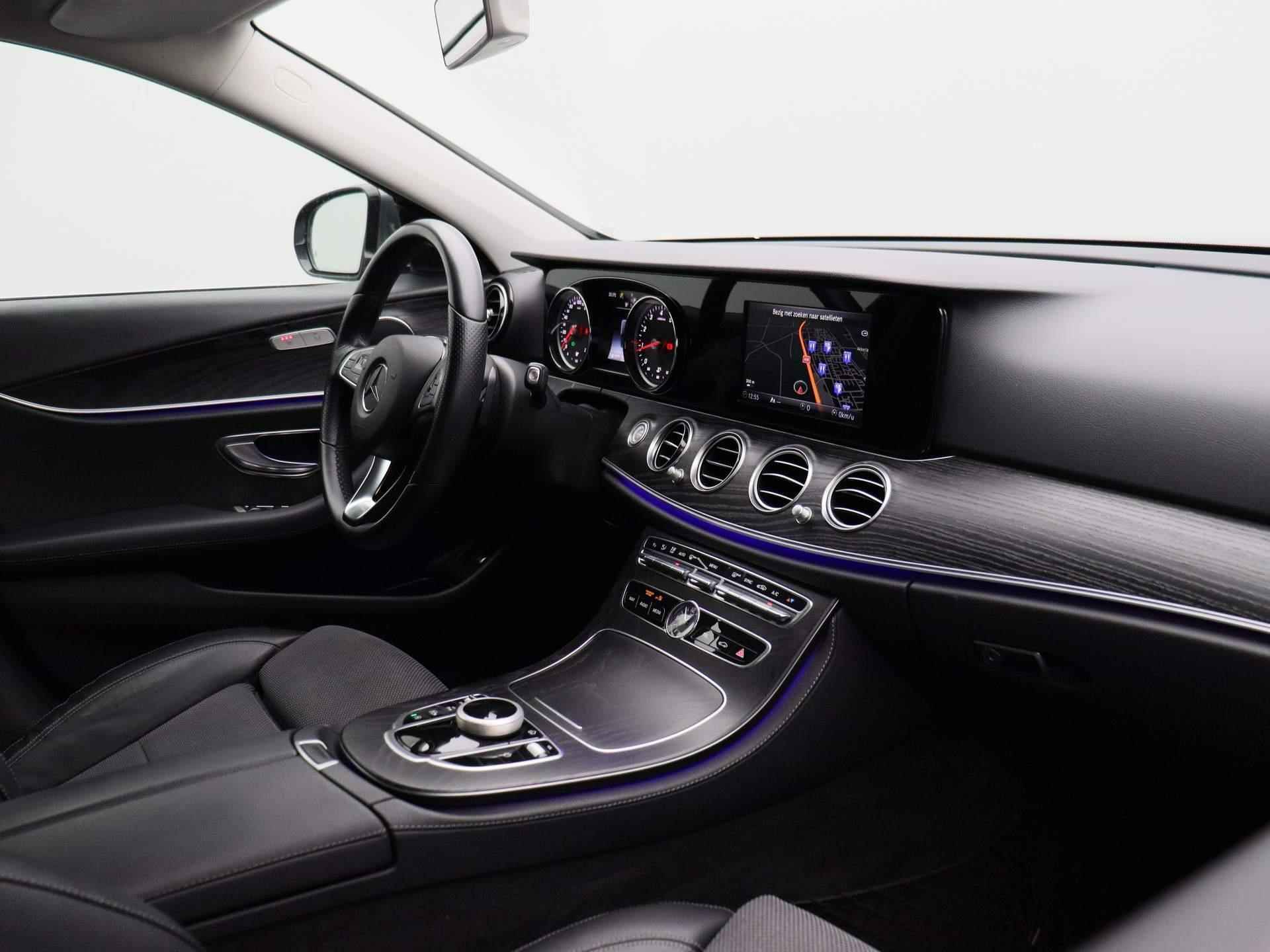 Mercedes-Benz E-klasse 200 Business Solution | Navi | Cruise | Camera | PDC V+A | Ambient Light | LED | Sport Stoelen | Half-Leder | 12 Maand Bovag Garantie! | - 35/40