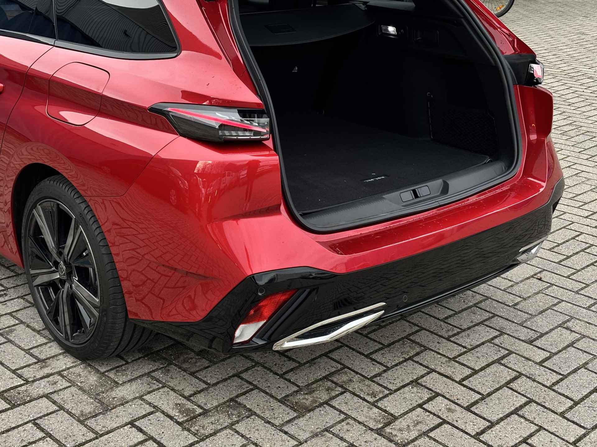 Peugeot 308 SW 1.6 Plug-in Hybrid 225 GT AGR stoelen | Massage stoelen voor | Apple Carplay / Android auto | Rondom Camera | Panorama/ schuif kantel dak - 33/42