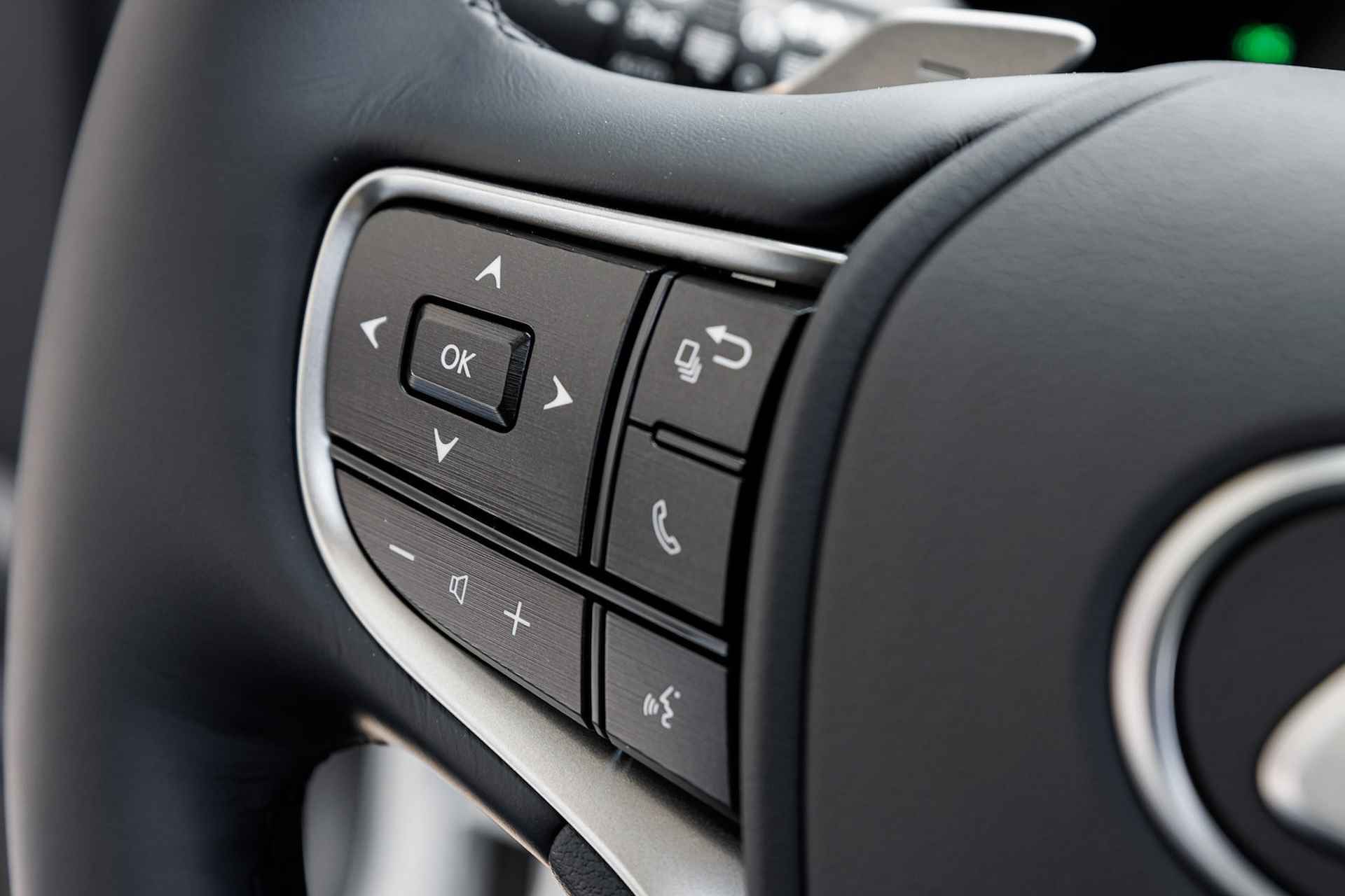 Lexus ES 300h F Sport Design | Stuurverwarming | Nieuw model | Draadloze Apple Carplay | - 16/48