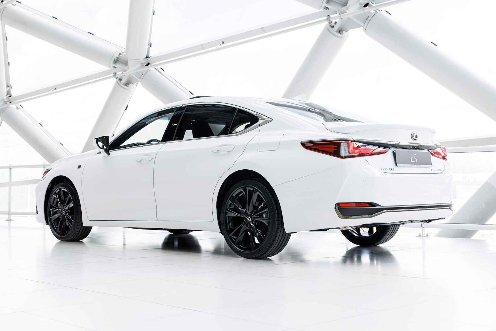 Lexus ES 300h F Sport Design | Stuurverwarming | Nieuw model | Draadloze Apple Carplay | - 21/48