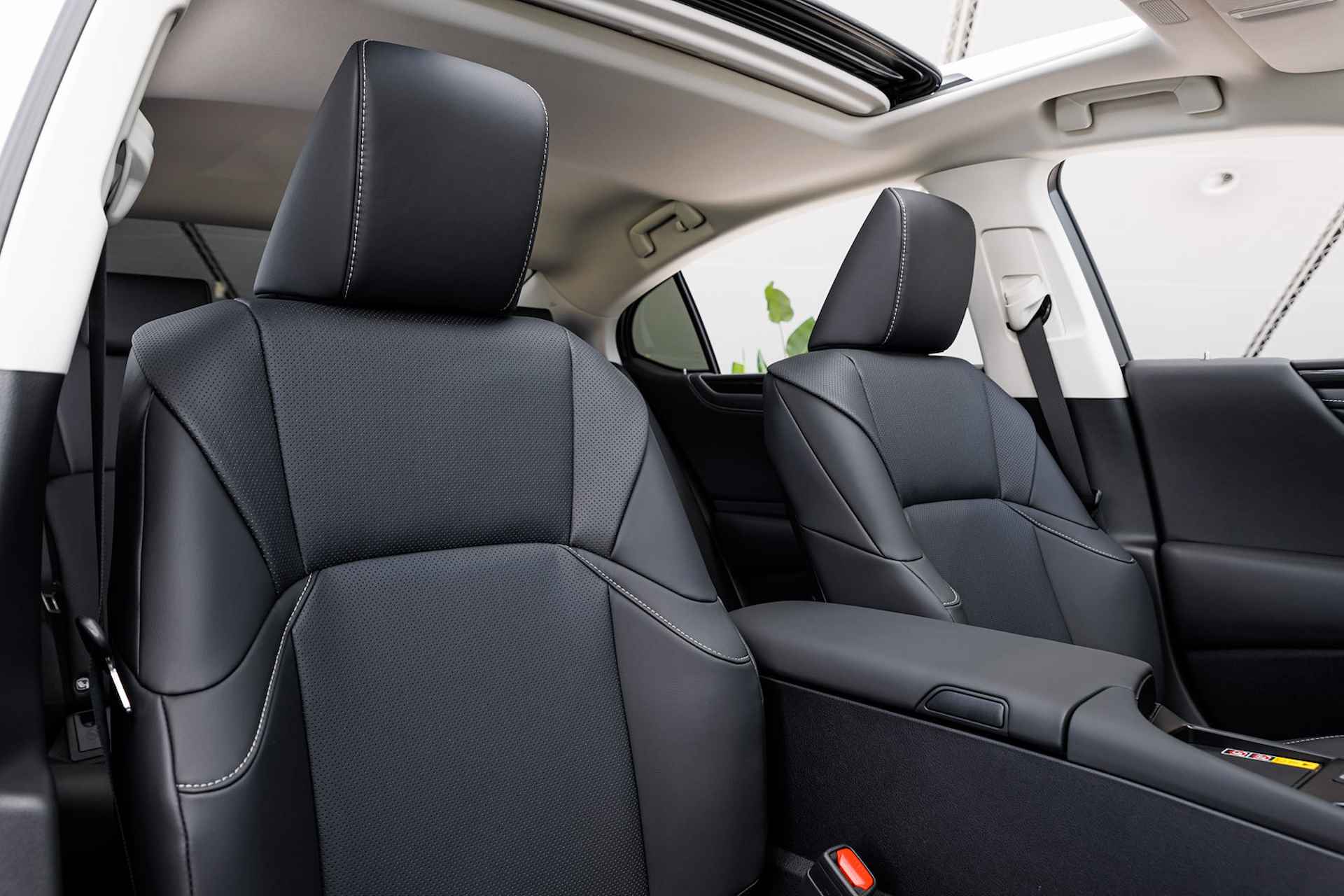 Lexus ES 300h F Sport Design | Stuurverwarming | Nieuw model | Draadloze Apple Carplay | - 24/48