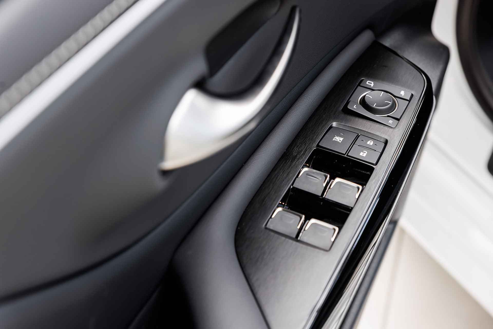 Lexus ES 300h F Sport Design | Stuurverwarming | Nieuw model | Draadloze Apple Carplay | - 27/48