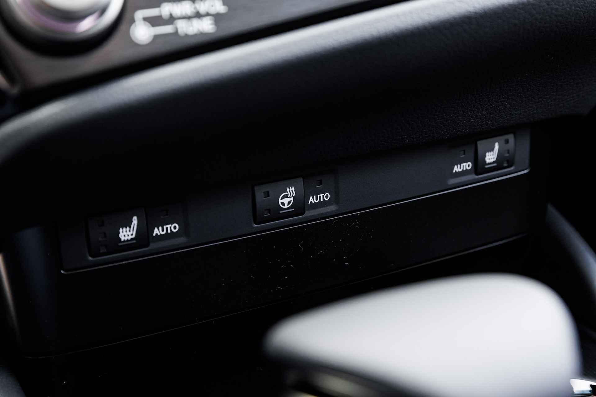 Lexus ES 300h F Sport Design | Stuurverwarming | Nieuw model | Draadloze Apple Carplay | - 28/48