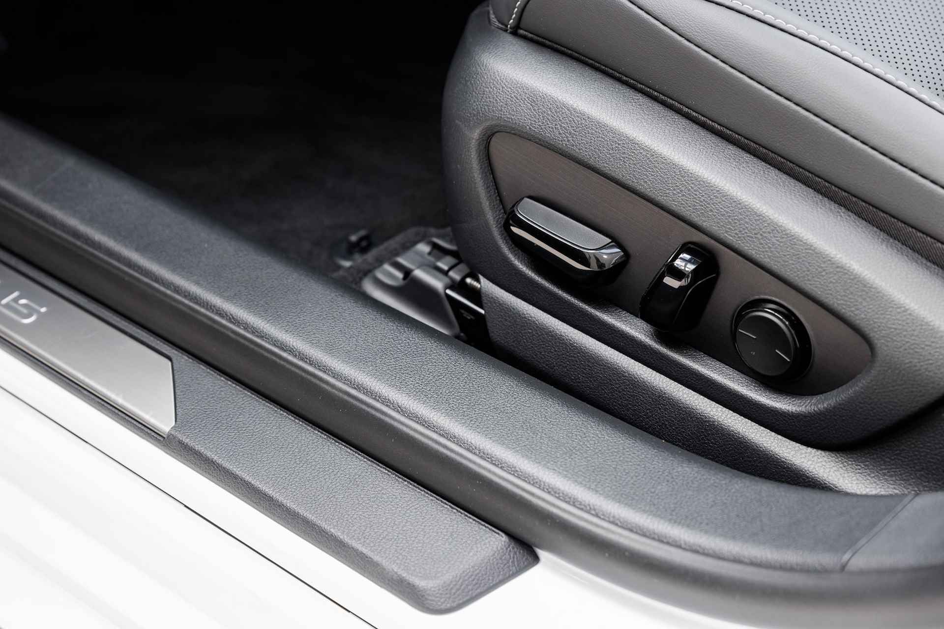 Lexus ES 300h F Sport Design | Stuurverwarming | Nieuw model | Draadloze Apple Carplay | - 32/48