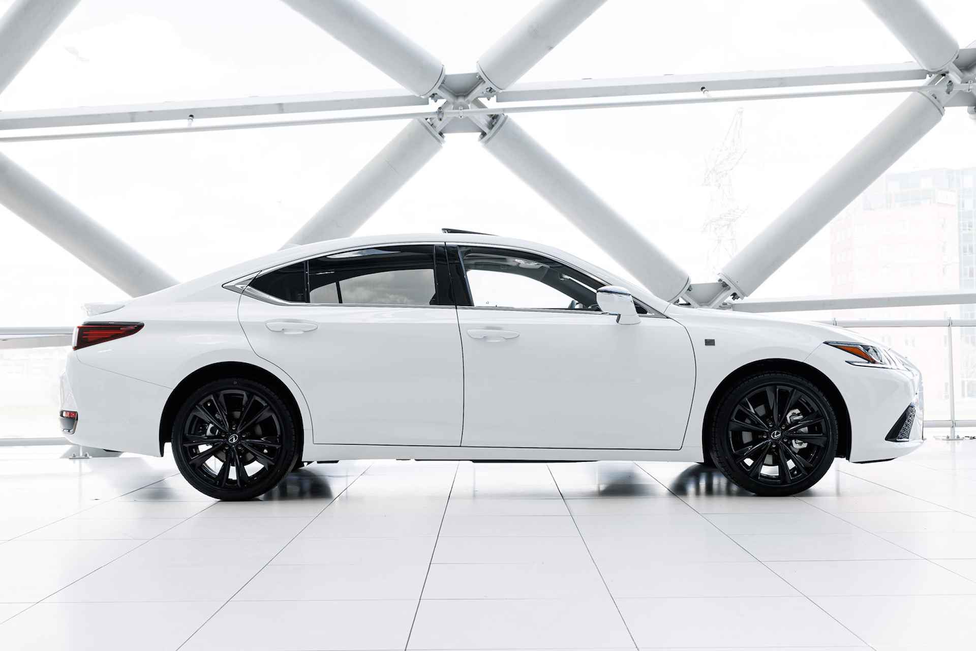 Lexus ES 300h F Sport Design | Stuurverwarming | Nieuw model | Draadloze Apple Carplay | - 40/48
