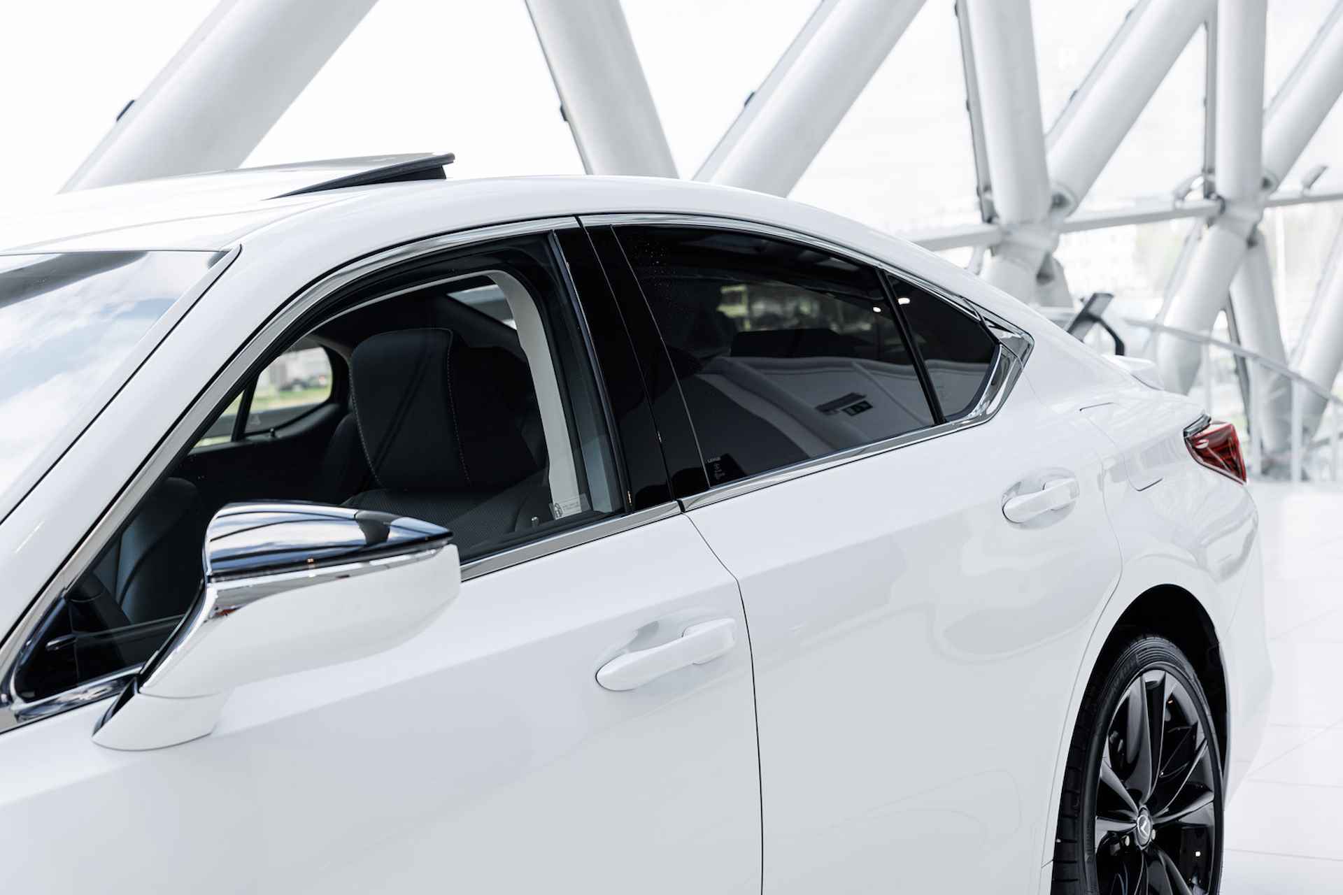 Lexus ES 300h F Sport Design | Stuurverwarming | Nieuw model | Draadloze Apple Carplay | - 41/48