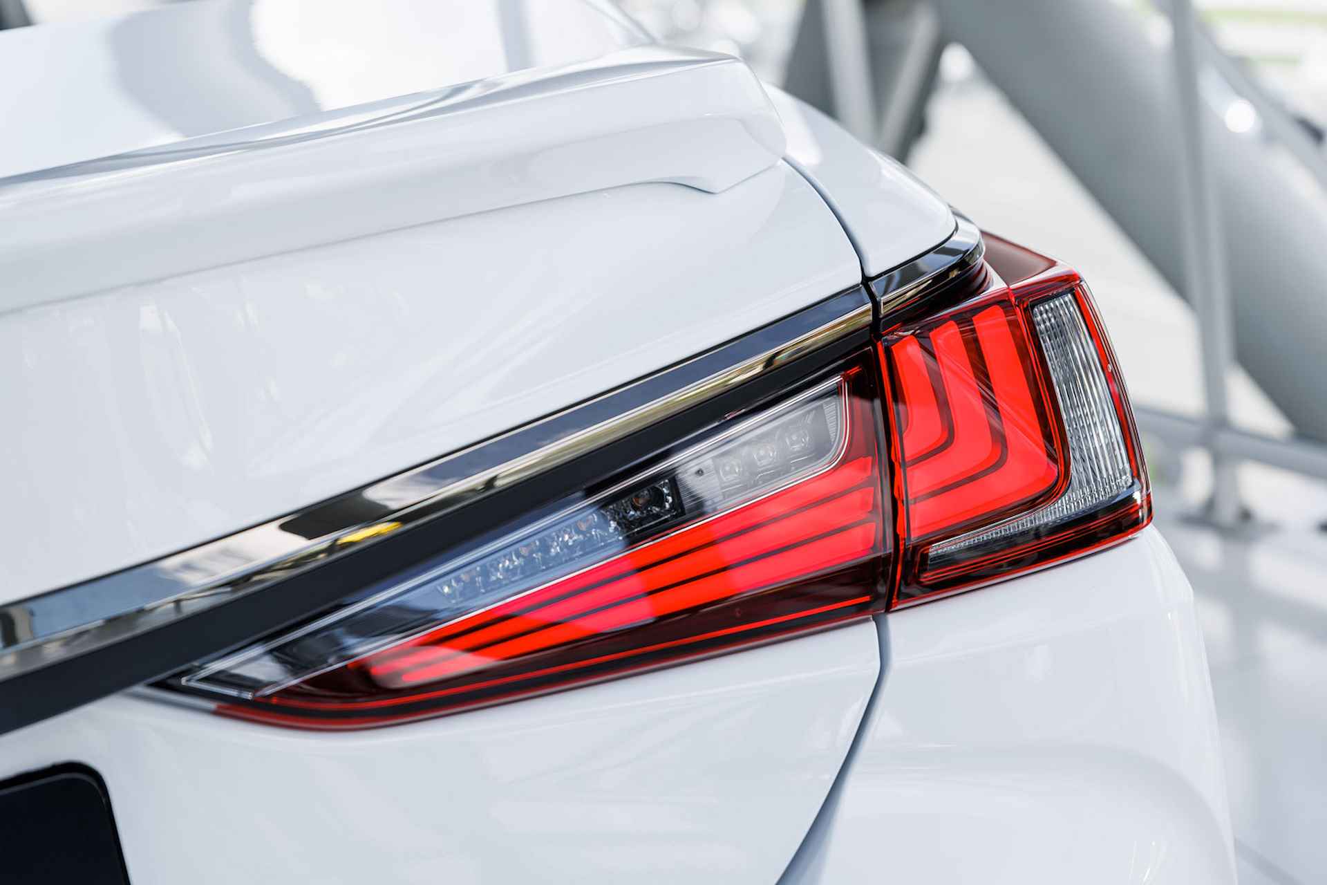 Lexus ES 300h F Sport Design | Stuurverwarming | Nieuw model | Draadloze Apple Carplay | - 44/48