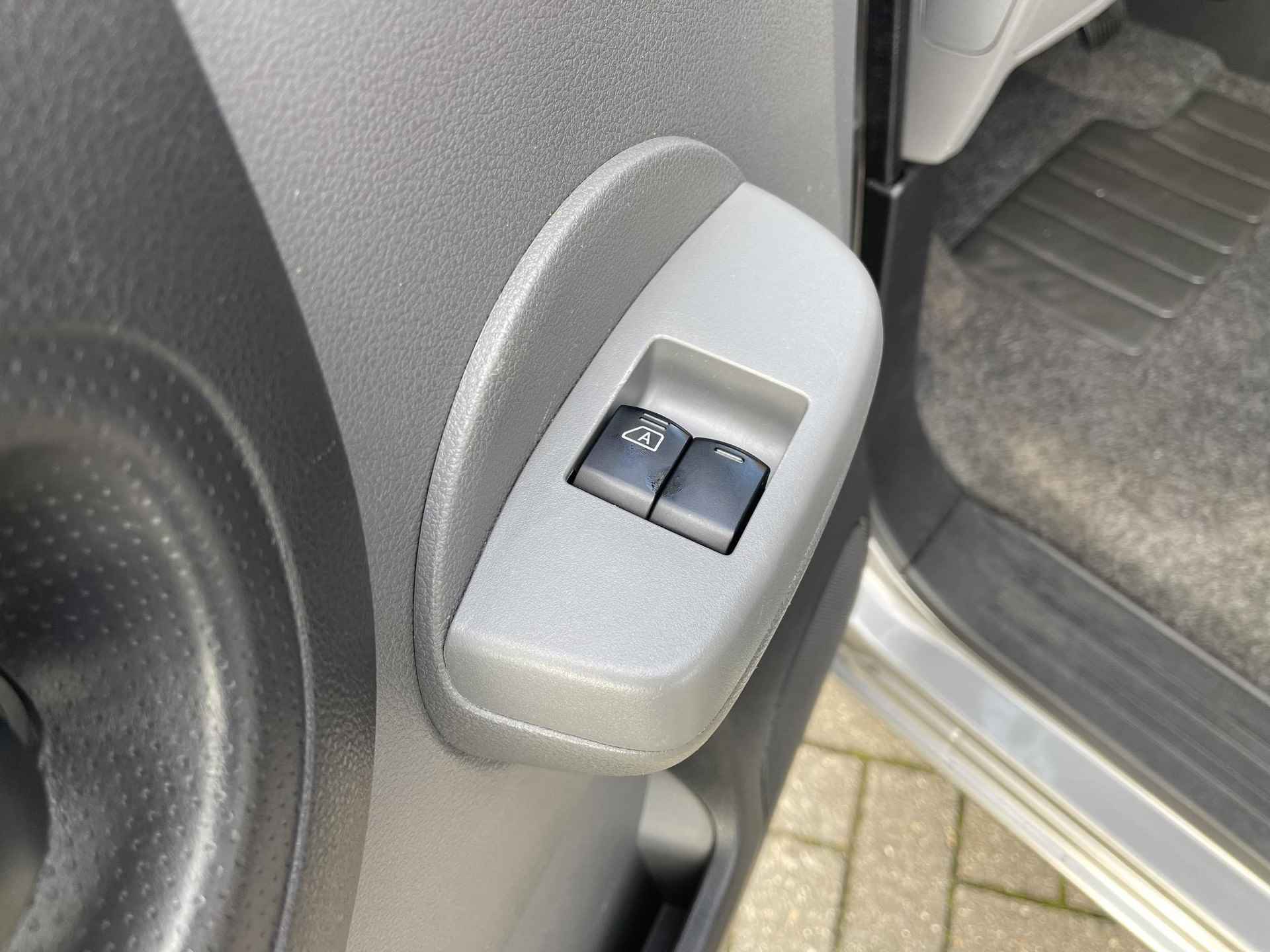 Nissan e-NV200 Evalia 40 kWh Connect Edition 7-Persoons *SUBSIDIE MOGELIJK!* | Navigatie | Camera | 2x Schuifdeur | Stuur- + Stoelverwarming | Keyless Entry | Rijklaarprijs! - 24/29