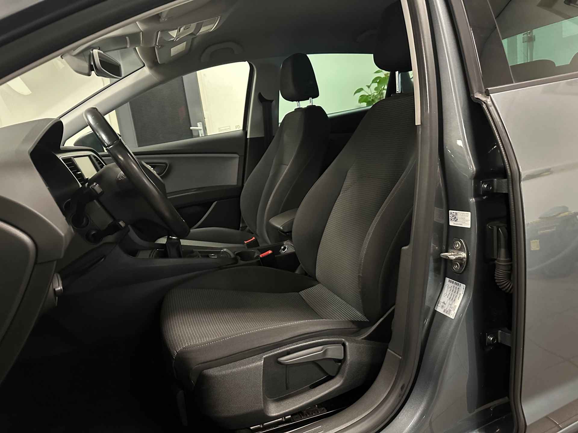 Seat Leon 1.0 EcoTSI Style Business Intense * Carplay / Trekhaak / Navigatie / NL Auto * - 9/23