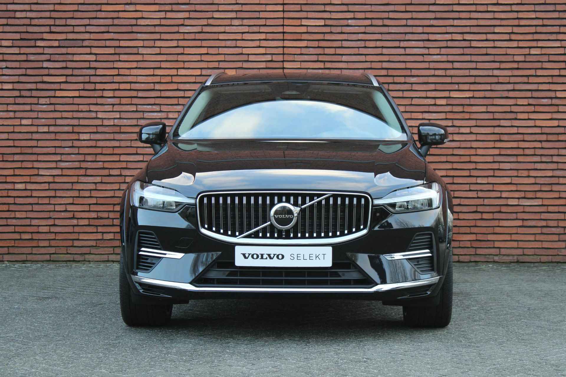 Volvo XC60 T6 AWD AUT8 350PK Essential Edition Bright | Adaptieve Cruise Control, Pilot Assist, BLIS, Parkeersensoren voor en achter, Parkeercamera, Extra getint glas, 22" Lichtmetalen velgen, Lederen bekleding, Stoelverwarming, Stuurwielverwarming, - 21/24