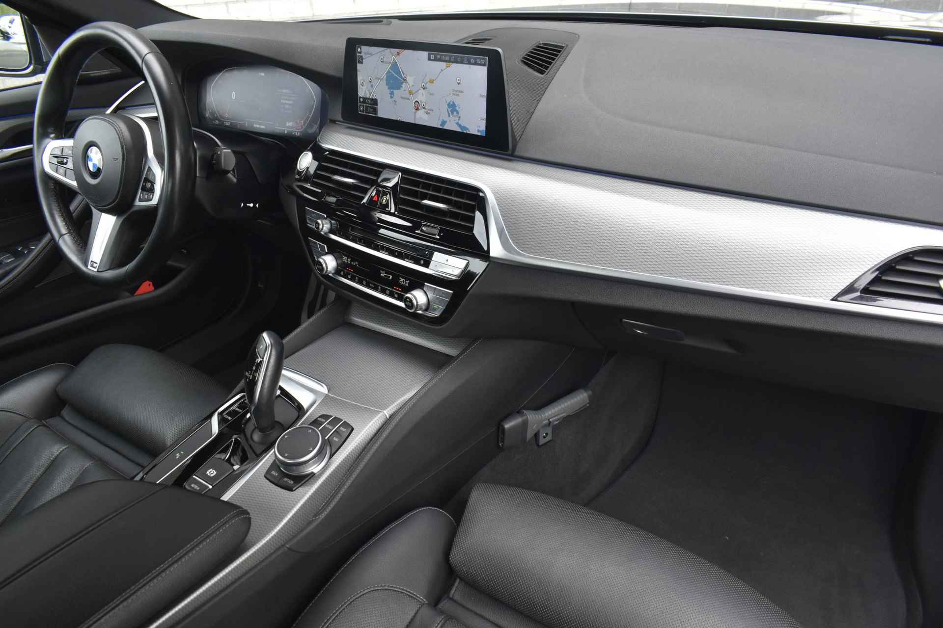 BMW 5-serie 520i High Executive Edition / M-Sport / Leder / Comfort Seat / H&K Audio / Shadow - 7/46