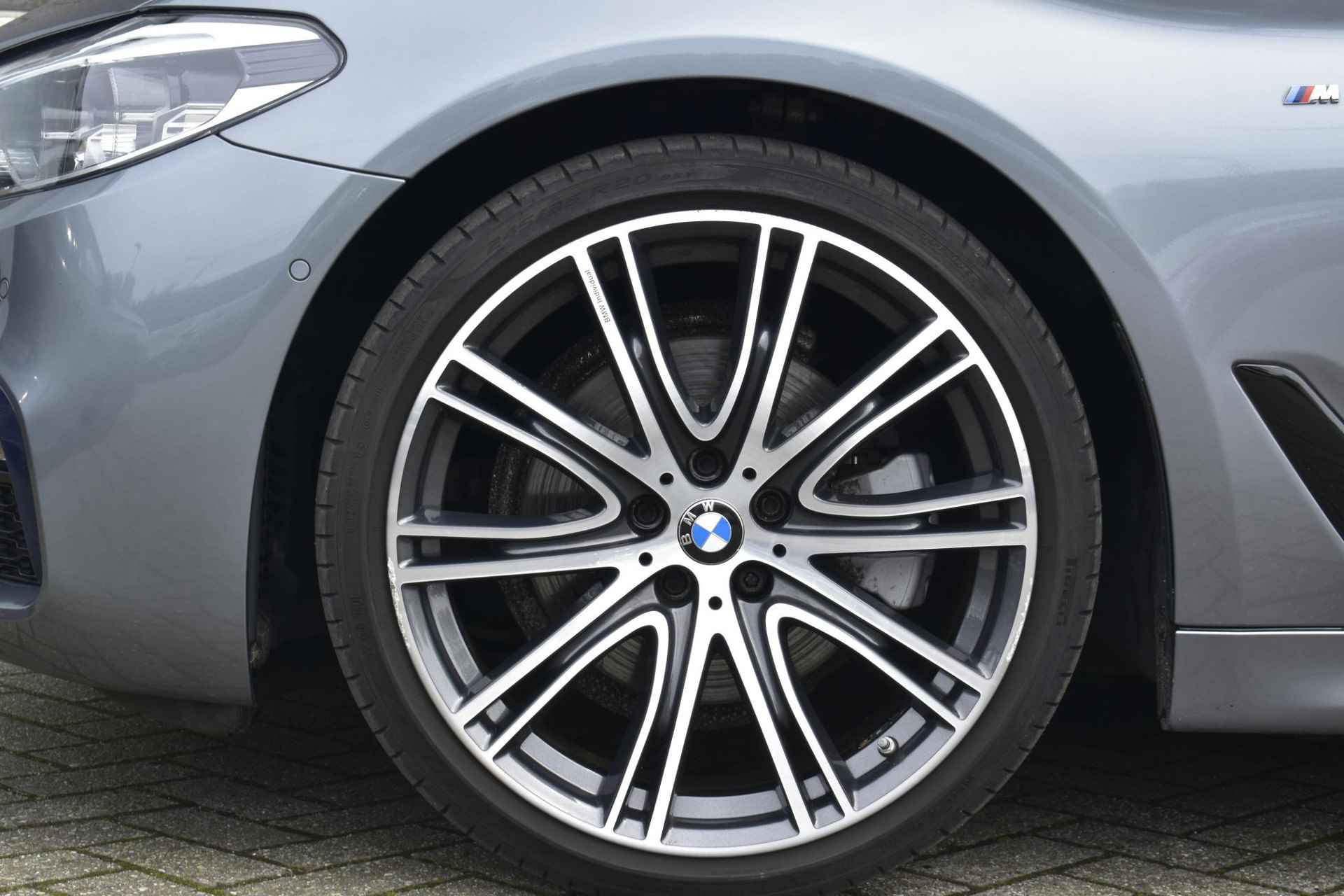 BMW 5-serie 520i High Executive Edition / M-Sport / Leder / Comfort Seat / H&K Audio / Shadow - 10/46