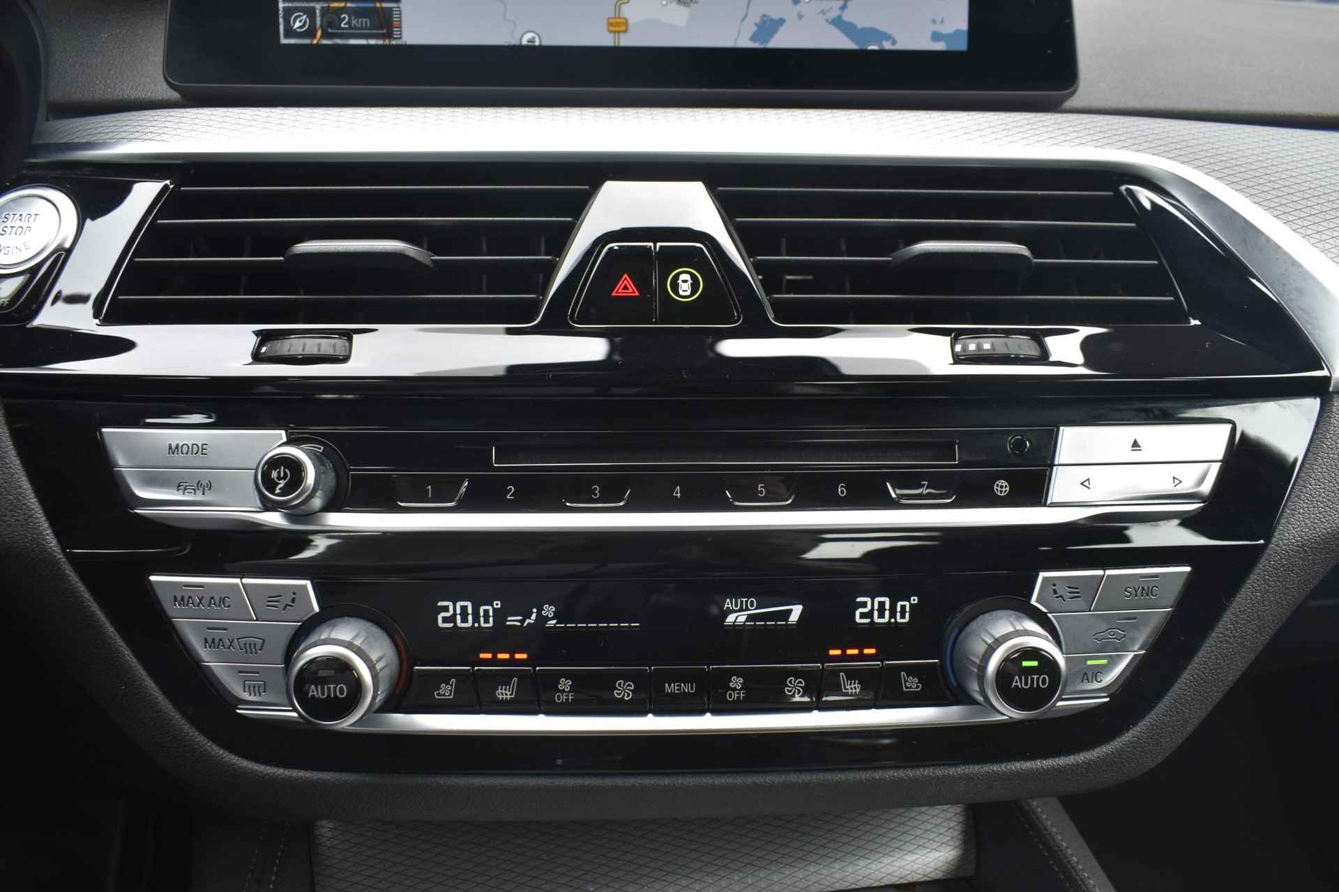 BMW 5-serie 520i High Executive Edition / M-Sport / Leder / Comfort Seat / H&K Audio / Shadow - 14/46