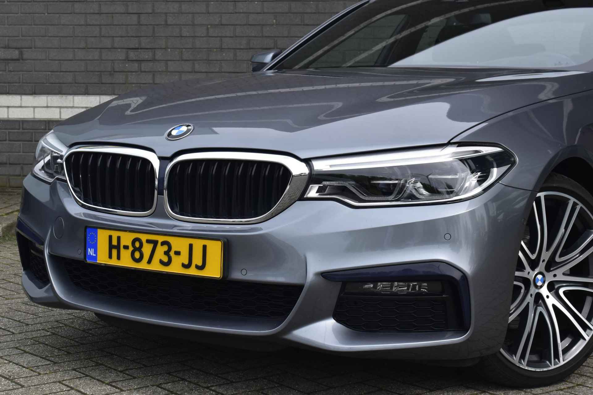 BMW 5-serie 520i High Executive Edition / M-Sport / Leder / Comfort Seat / H&K Audio / Shadow - 30/46