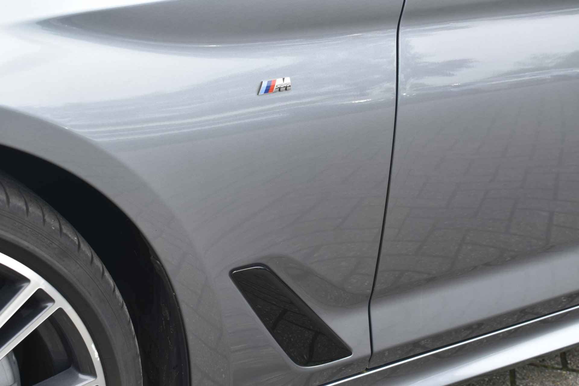 BMW 5-serie 520i High Executive Edition / M-Sport / Leder / Comfort Seat / H&K Audio / Shadow - 31/46