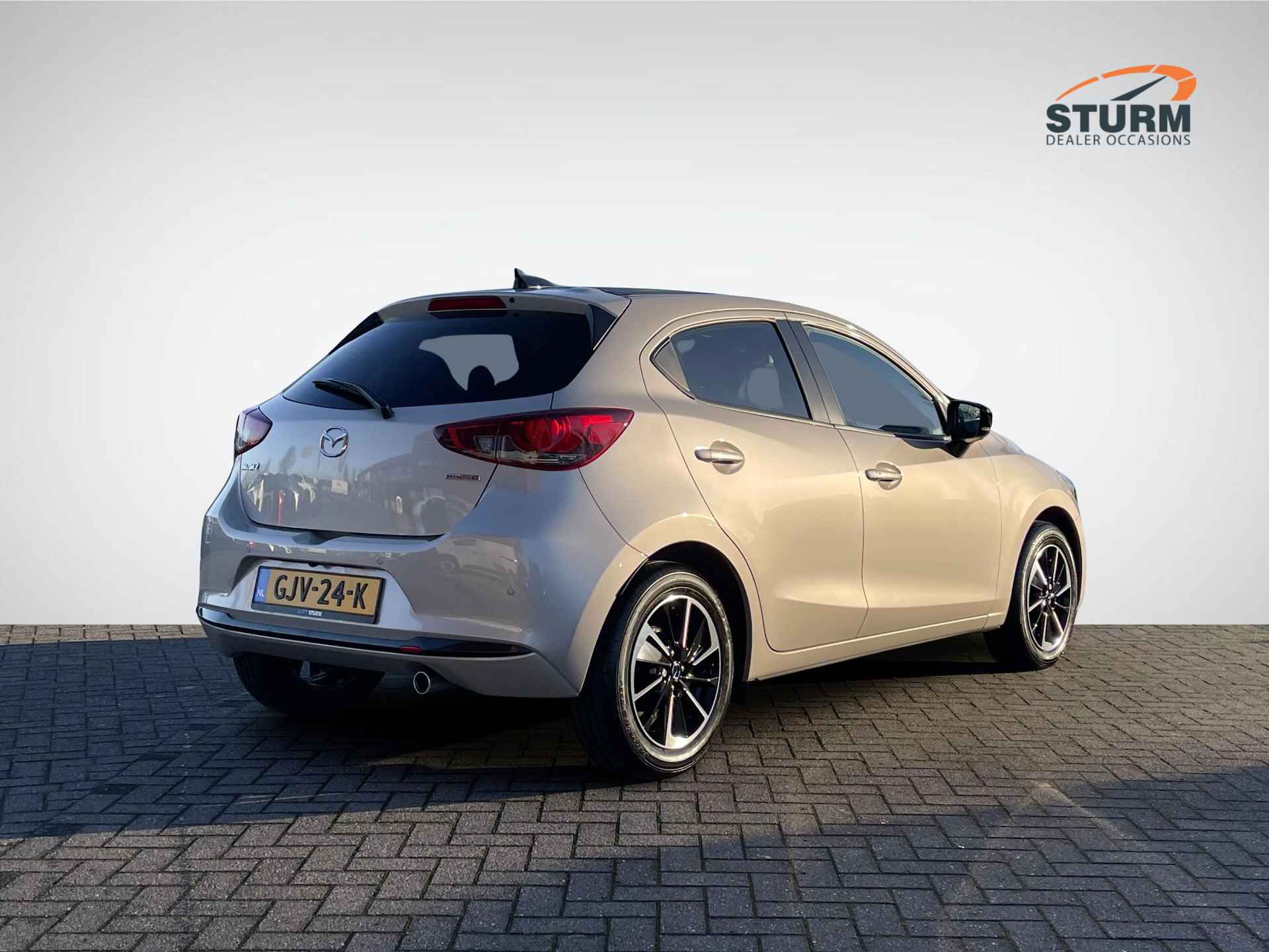 Mazda 2 1.5 SkyActiv-G 90 Homura Aka NL-Auto, 1e Eigenaar! | Navigatie | 360° Camera | Adapt. Cruise Control | Head-Up Display | Stuur- + Stoelverwarming | Rijklaarprijs! - 4/30