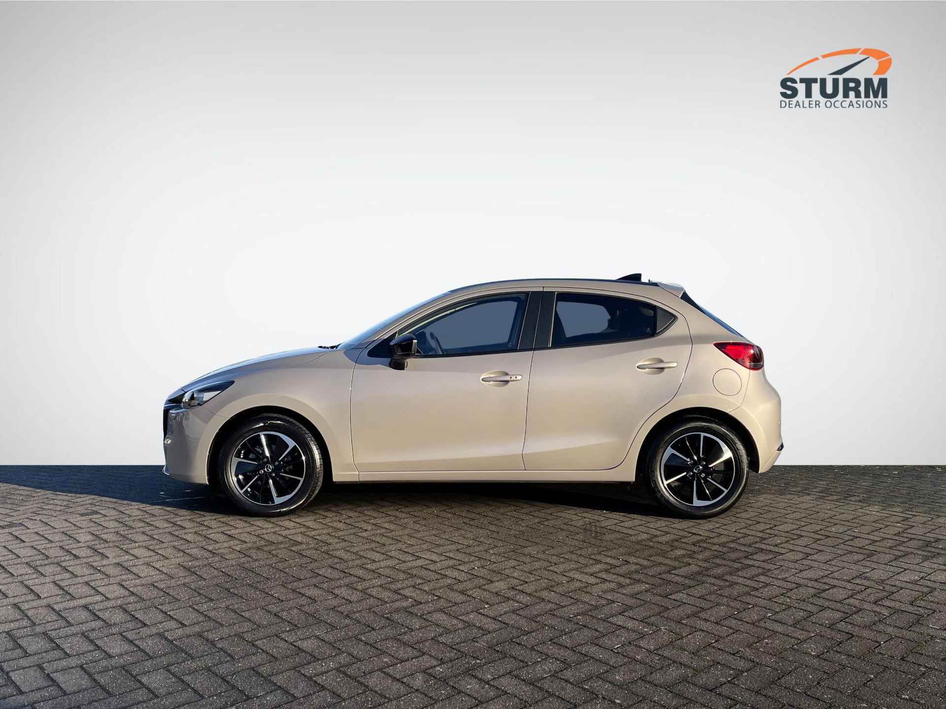 Mazda 2 1.5 SkyActiv-G 90 Homura Aka NL-Auto, 1e Eigenaar! | Navigatie | 360° Camera | Adapt. Cruise Control | Head-Up Display | Stuur- + Stoelverwarming | Rijklaarprijs! - 7/30