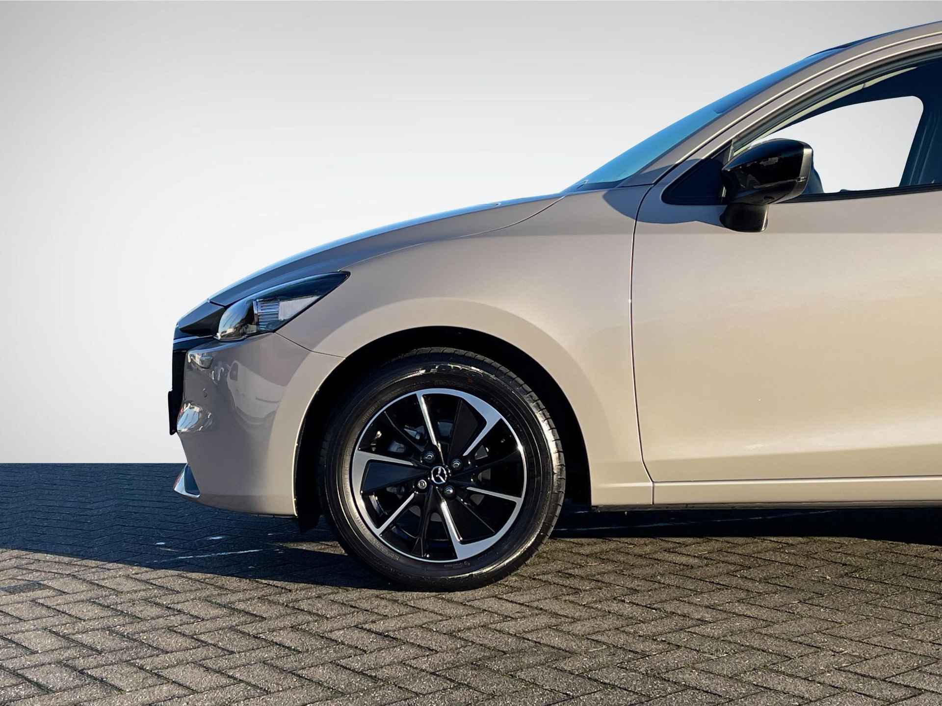 Mazda 2 1.5 SkyActiv-G 90 Homura Aka NL-Auto, 1e Eigenaar! | Navigatie | 360° Camera | Adapt. Cruise Control | Head-Up Display | Stuur- + Stoelverwarming | Rijklaarprijs! - 8/30