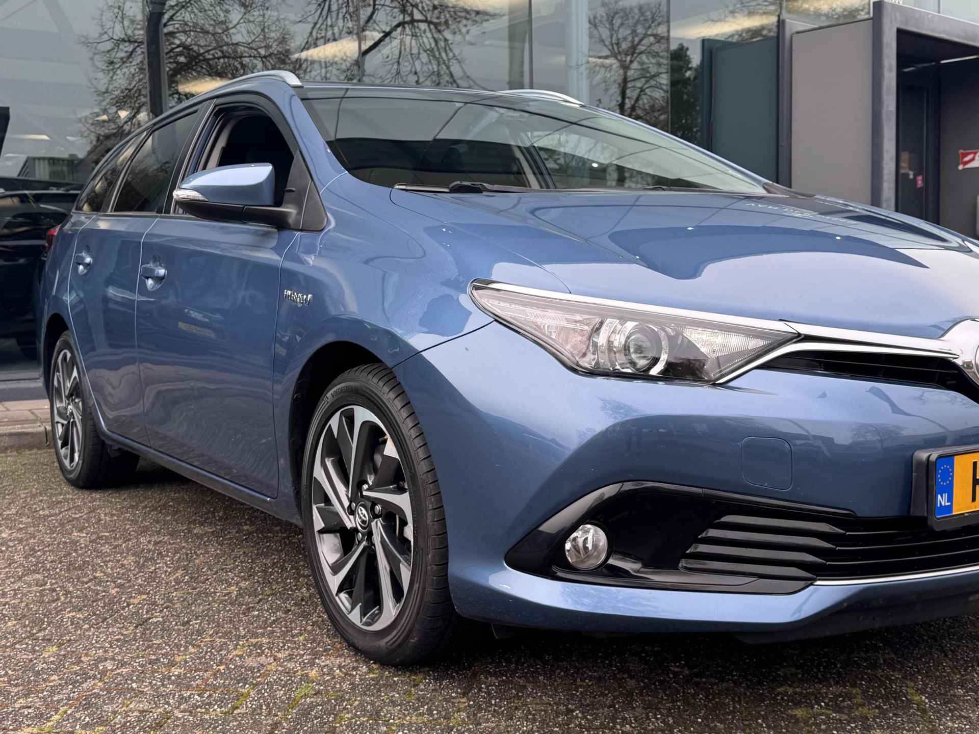 Toyota Auris Touring Sports 1.8 Hybrid Dynamic Camera | Fabrieksgarantie t/m 06/2025 - 14/18