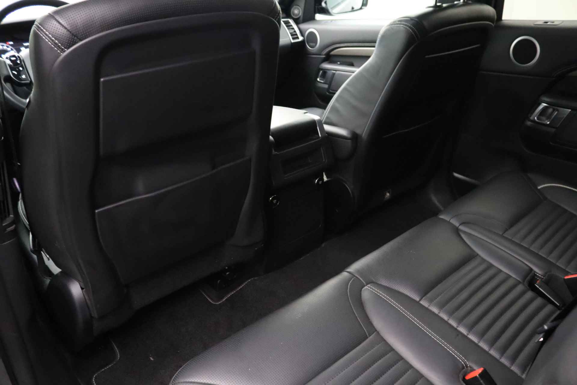 Land Rover Discovery 3.0 P300 R-Dynamic HSE 7p. | Luxe lederen bekleding | Elektrisch glazen panoramadak | LED verlichting - 14/32