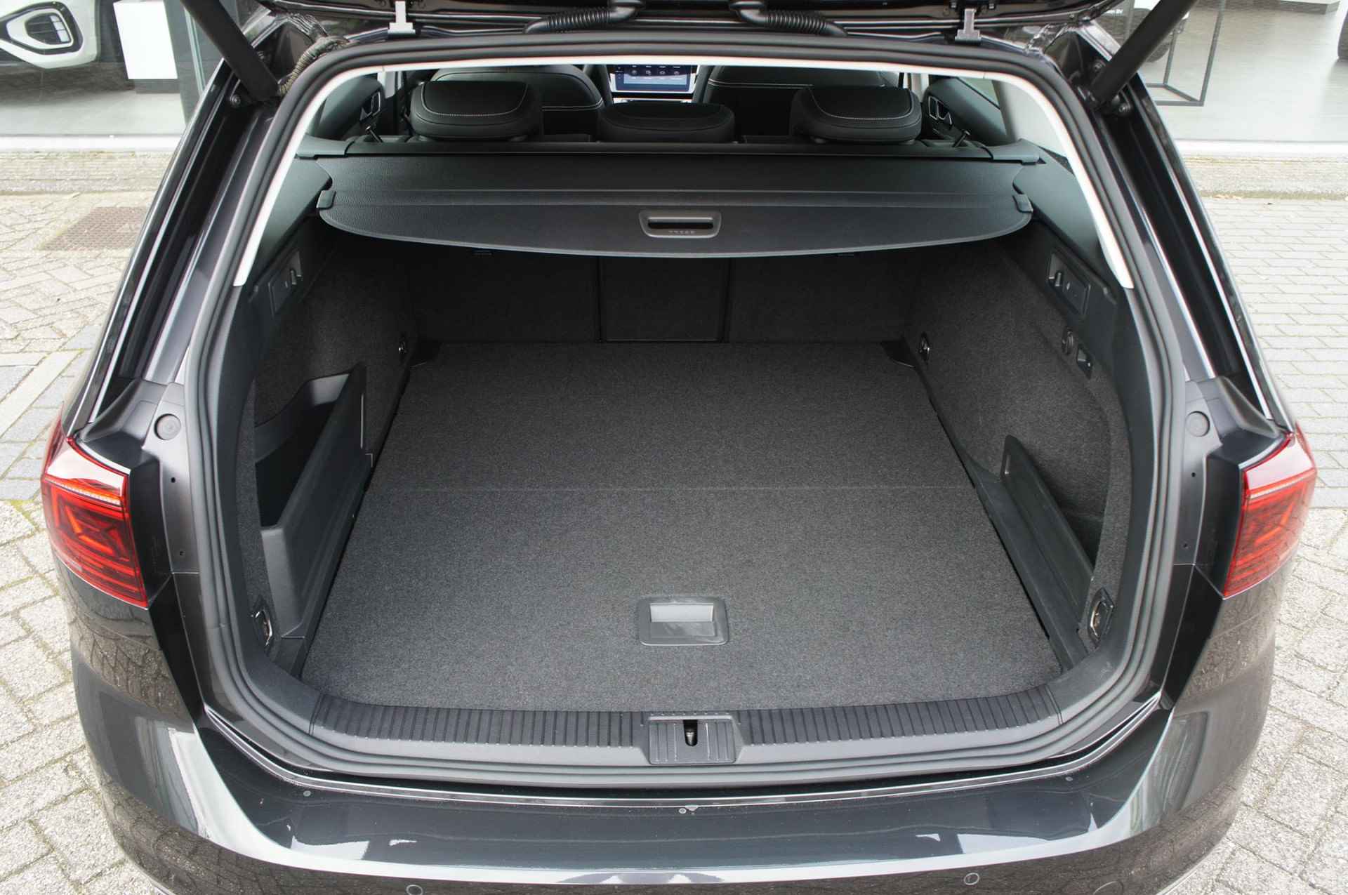 Volkswagen Passat Variant 1.4 TSI PHEV GTE Business | Pano | 360° Camera | Wegkl. Trekhaak | LED-Matrix | 18" - 6/25