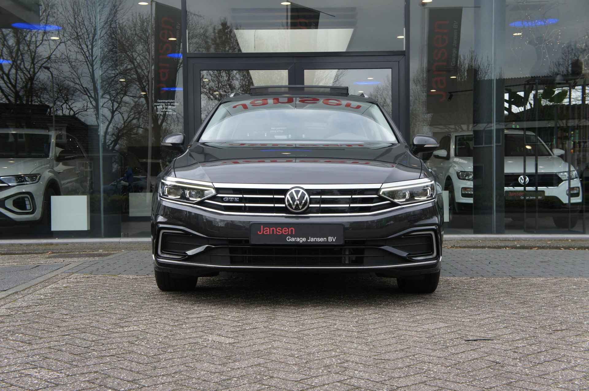 Volkswagen Passat Variant 1.4 TSI PHEV GTE Business | Pano | 360° Camera | Wegkl. Trekhaak | LED-Matrix | 18" - 9/25