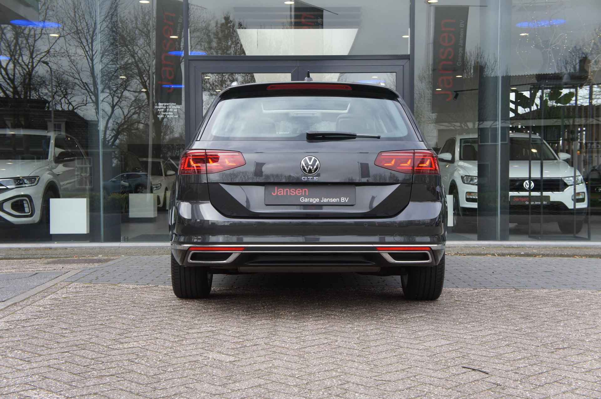 Volkswagen Passat Variant 1.4 TSI PHEV GTE Business | Pano | 360° Camera | Wegkl. Trekhaak | LED-Matrix | 18" - 25/25