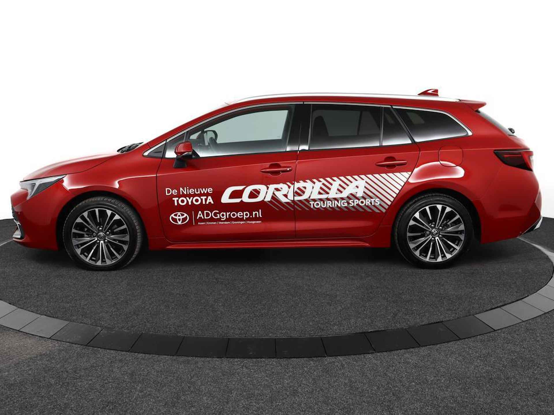 Toyota Corolla Touring Sports 1.8 Hybrid First Edition | Navigatie | Parkeer sensoren voor + achter | Stoelverwarming | - 3/55