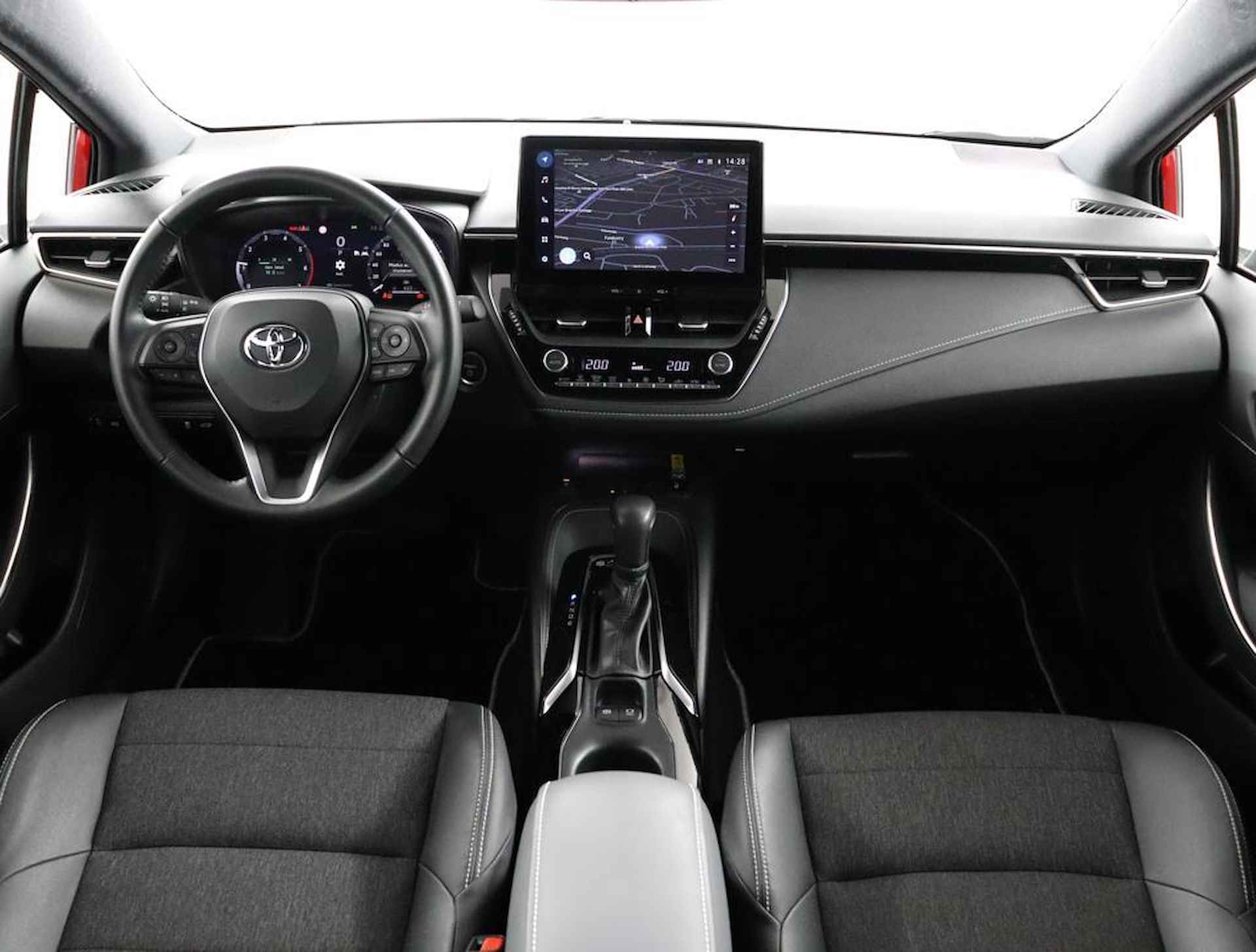 Toyota Corolla Touring Sports 1.8 Hybrid First Edition | Navigatie | Parkeer sensoren voor + achter | Stoelverwarming | - 4/55