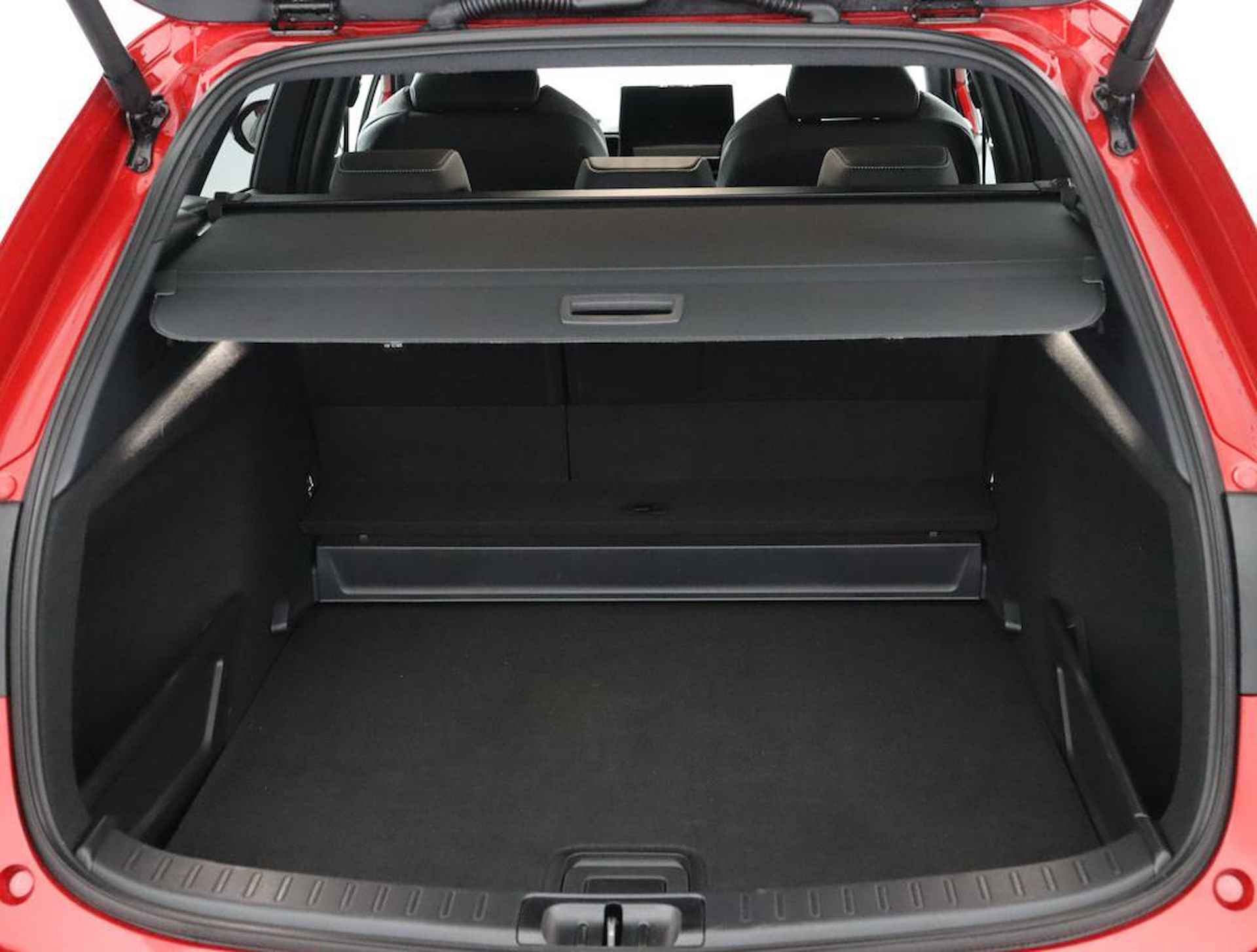 Toyota Corolla Touring Sports 1.8 Hybrid First Edition | Navigatie | Parkeer sensoren voor + achter | Stoelverwarming | - 23/55
