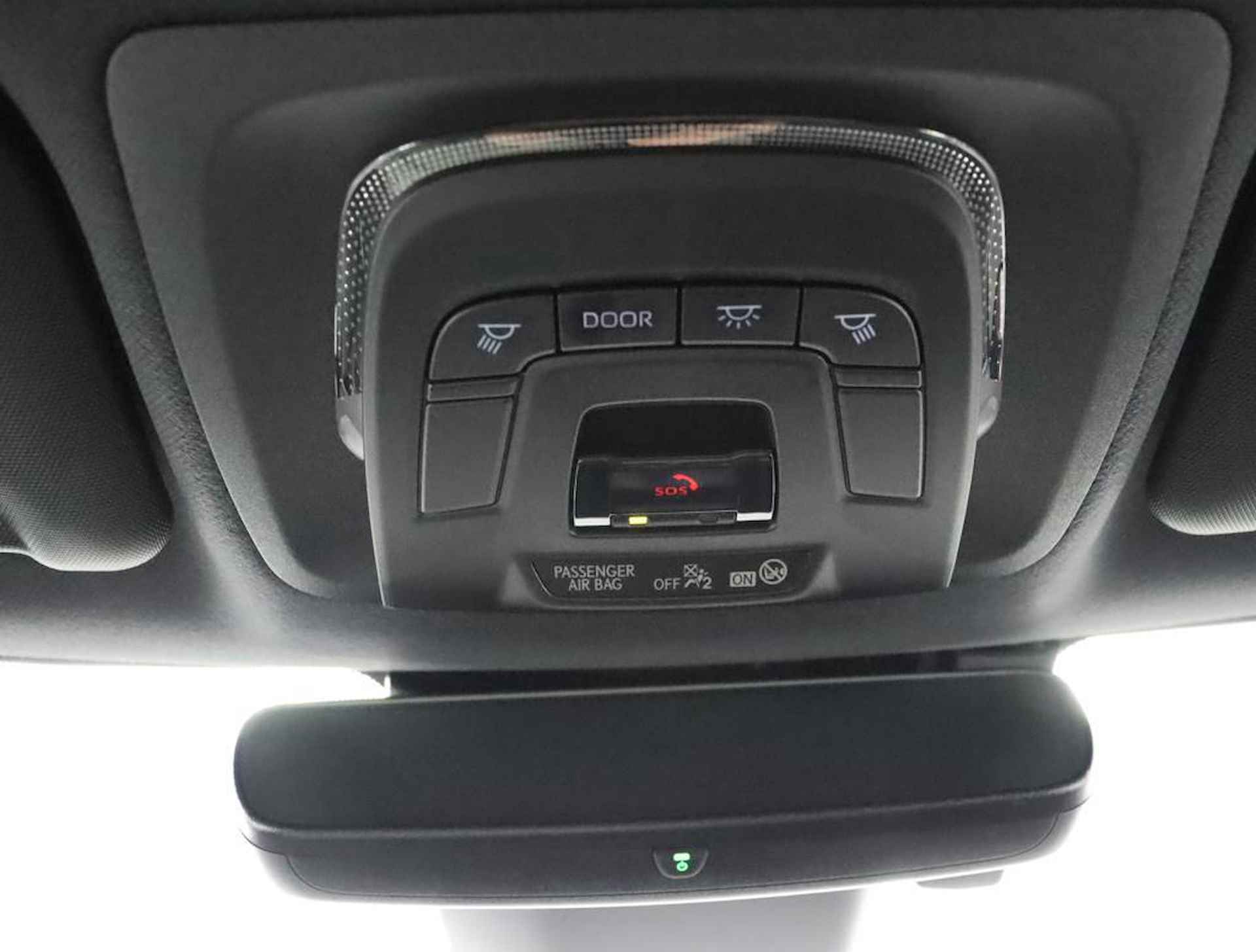 Toyota Corolla Touring Sports 1.8 Hybrid First Edition | Navigatie | Parkeer sensoren voor + achter | Stoelverwarming | - 32/55
