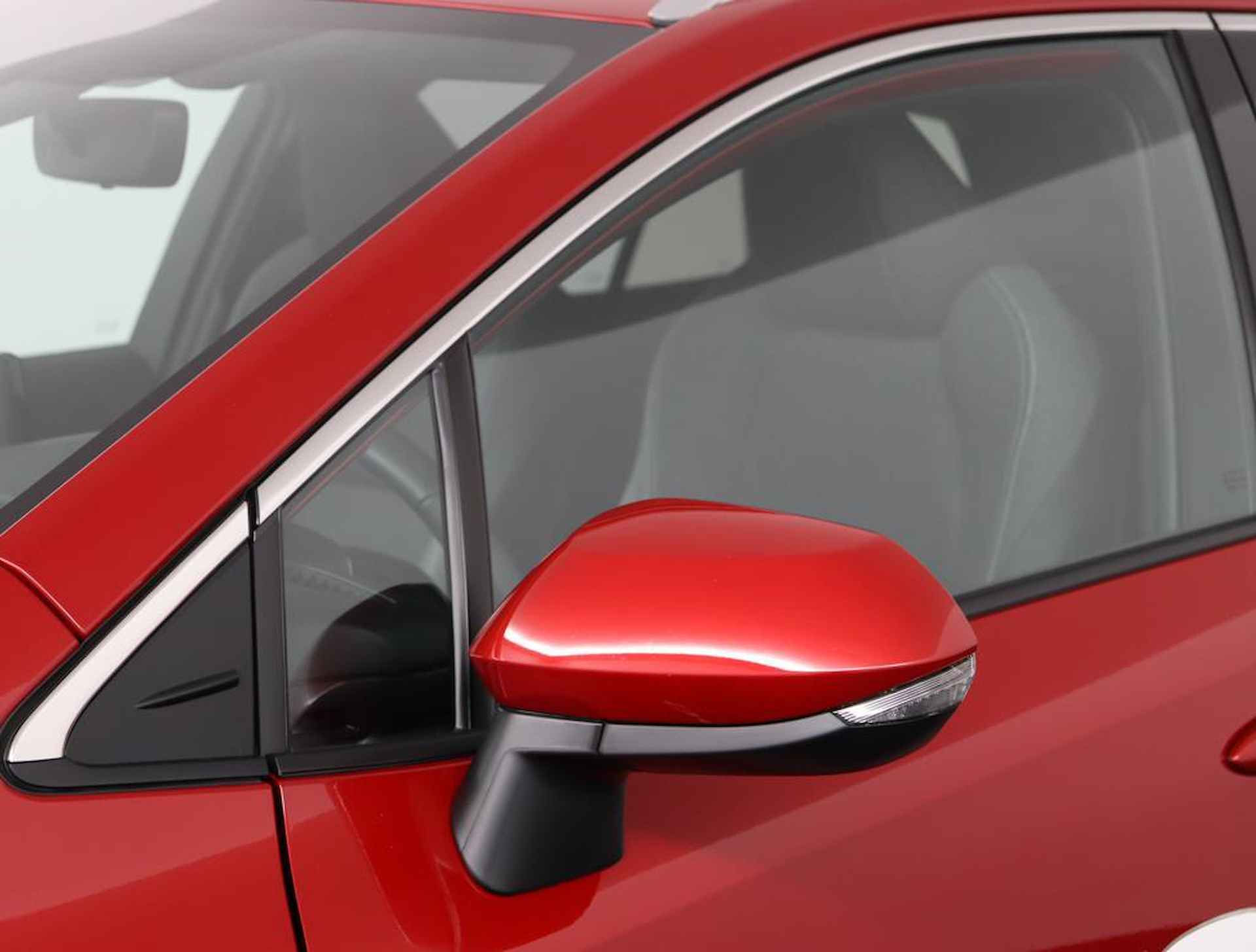 Toyota Corolla Touring Sports 1.8 Hybrid First Edition | Navigatie | Parkeer sensoren voor + achter | Stoelverwarming | - 43/55