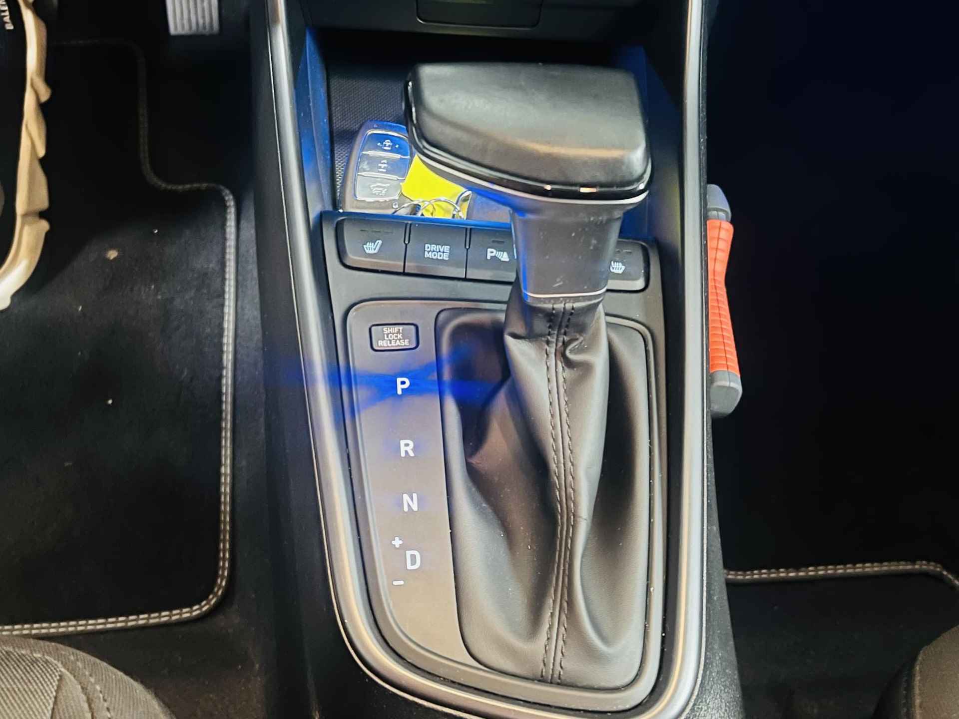 Hyundai i20 1.0 T-GDI Premium Automaat airco camera parkeersensoren V+A apple carplay android auto bose speakers lm velgen stoelverwarming climate controle Lm velgen Nieuwste model NEDERLANSE AUTO - 12/22