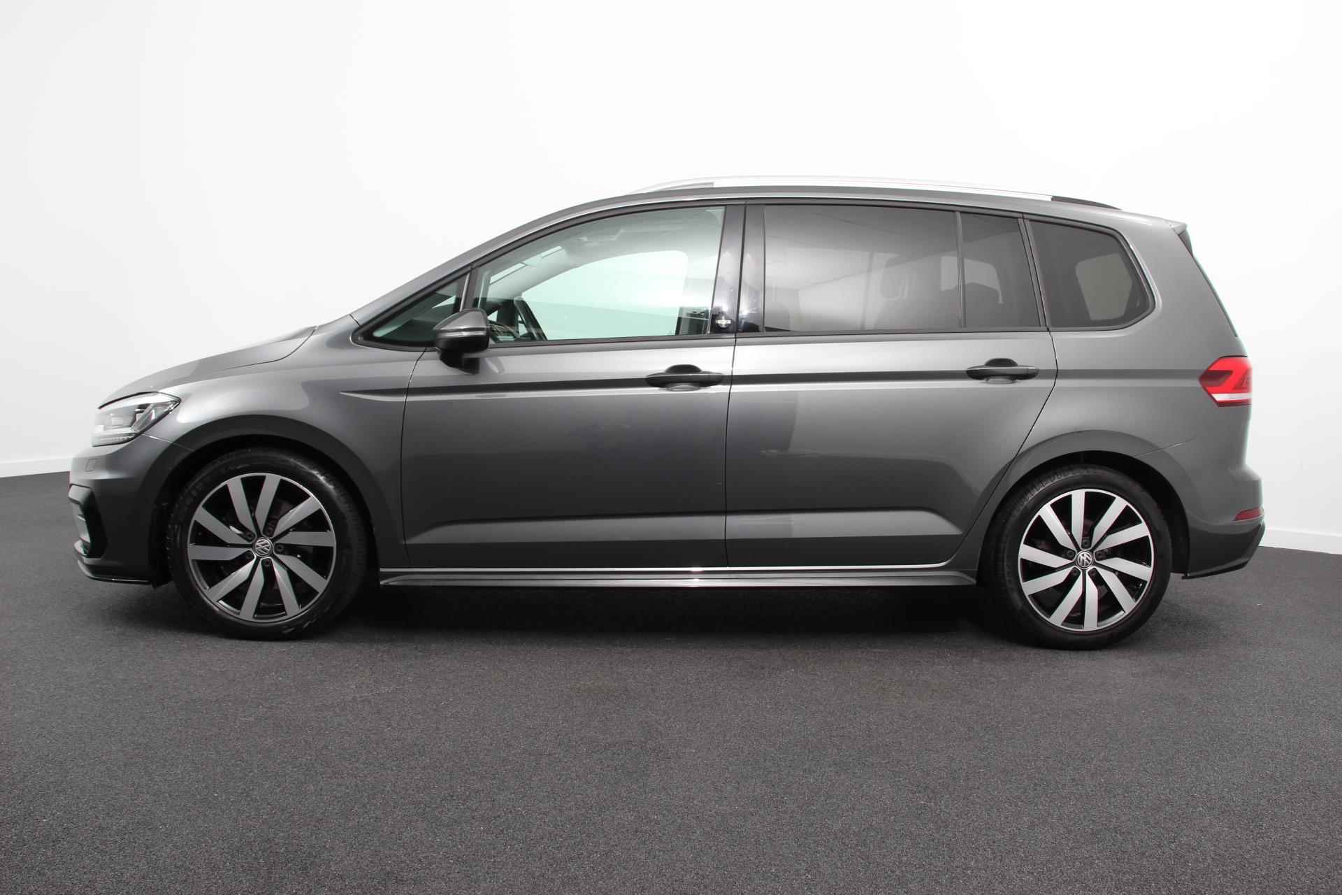 Volkswagen Touran 1.4 TSI 150 pk DSG R-Line 7 Persoons | Navigatie | Apple Carplay/Android Auto | Camera | Parkeersensoren | Adaptive Cruise Control | Ledverlichting | Getinte ramen | Stoelverwarming | Grootlichtassistent - 5/31