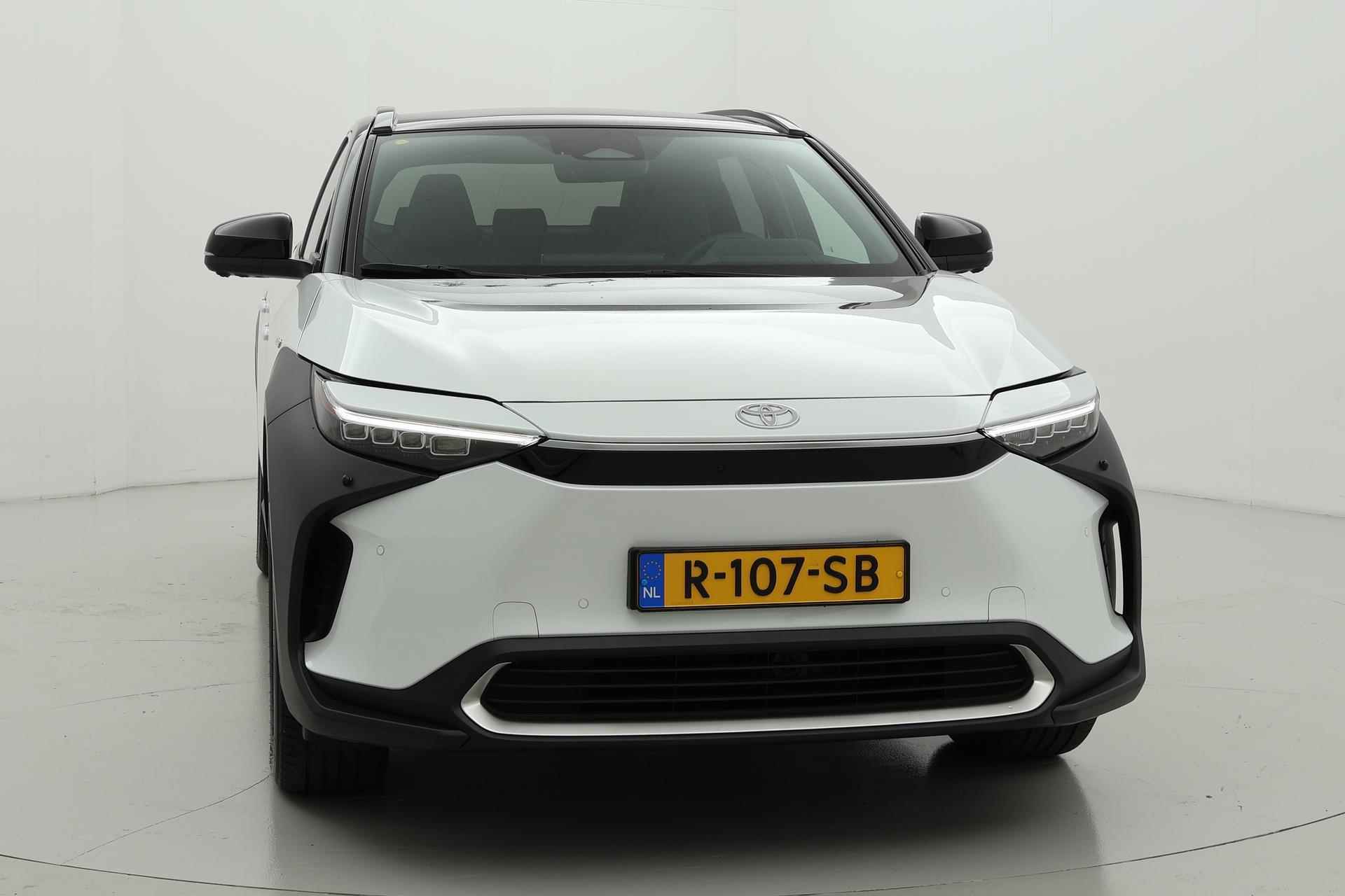 Toyota bZ4X Launch Edition Premium 71 kWh Bi-tone Panoramadak Dodehoek - 16/34