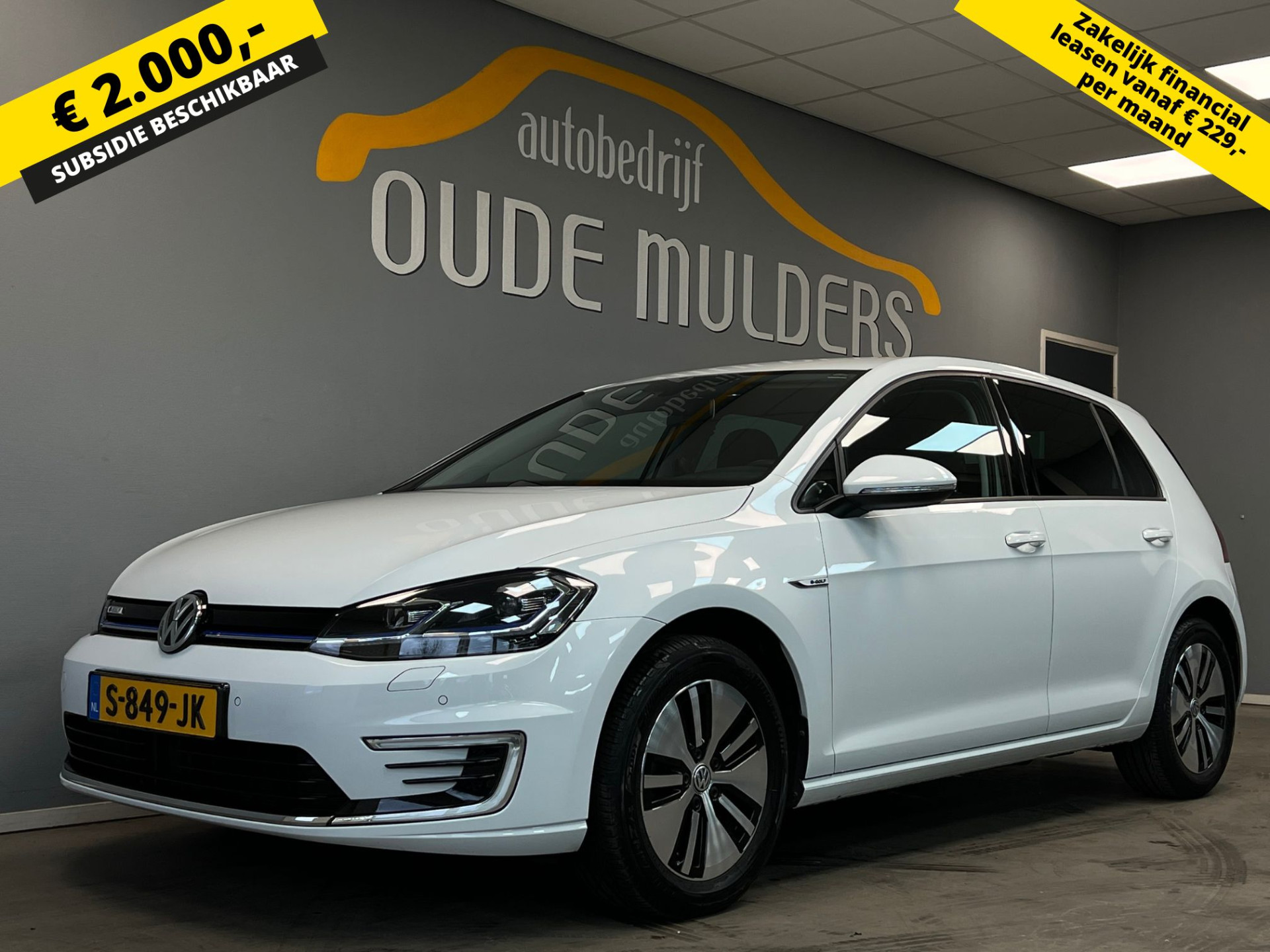 Volkswagen e-Golf e-Golf 100 kW Snellader/Cruise/Stoelverwarming bij viaBOVAG.nl