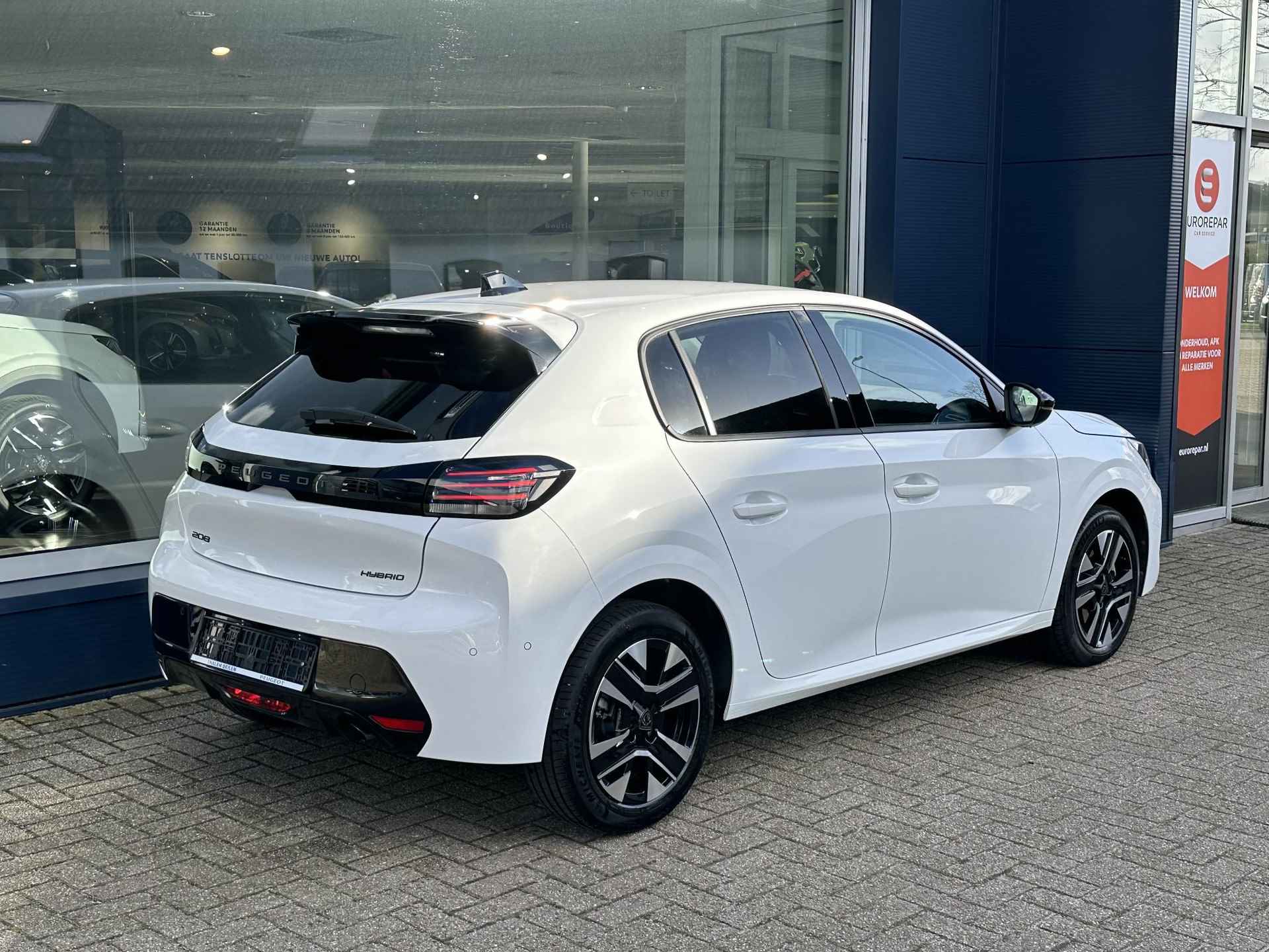 Peugeot 208 Hybrid 100 e-DCS6 Allure | Hybride Elektrisch rijden met Automaat | Navigatie | 360 graden Camera | Dodehoek detectie | LED Verlichting | Apple Carplay/Android Auto | Lichtmetalen Velgen | Cruise & Climate Control | - 3/40