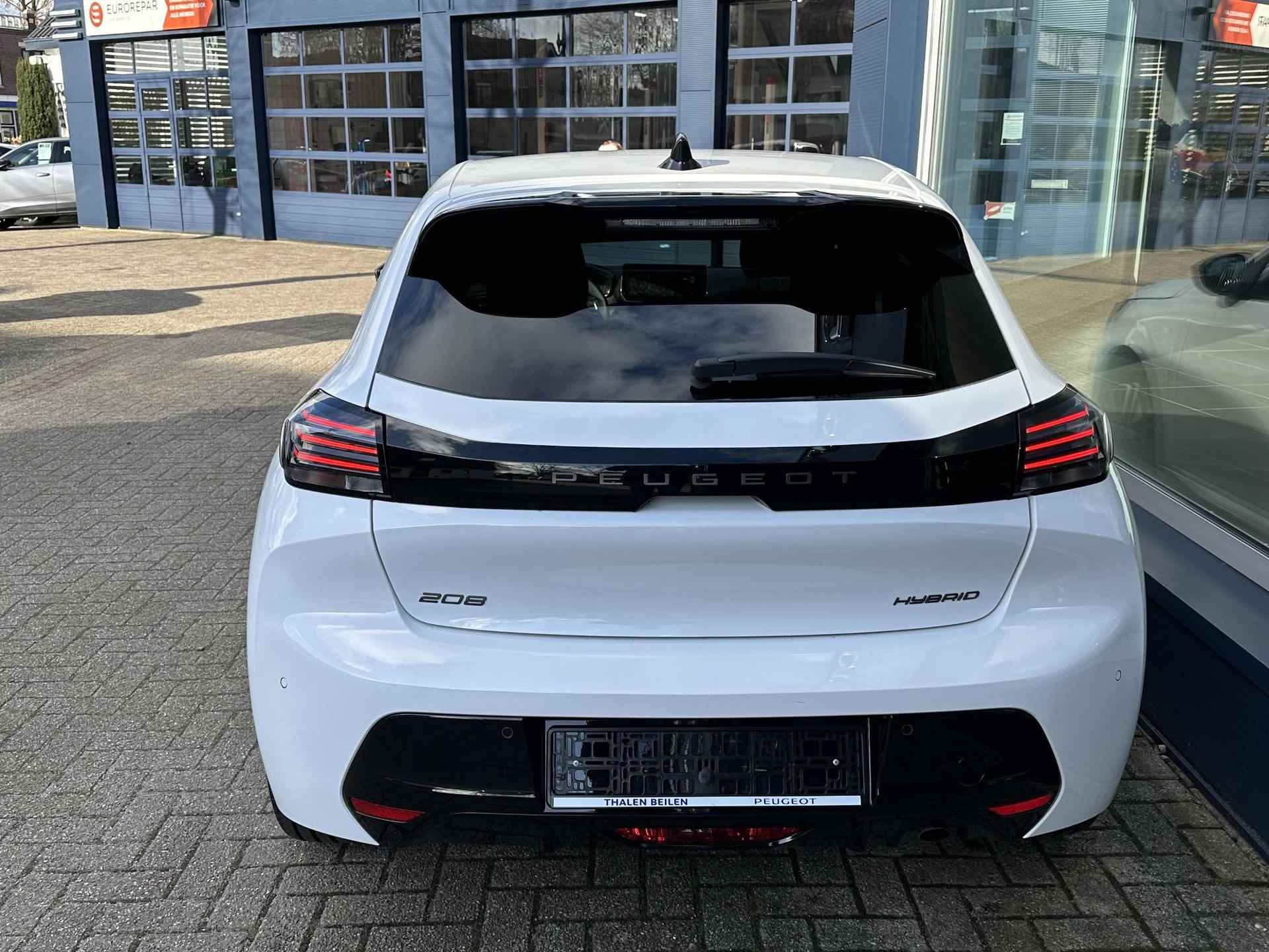 Peugeot 208 Hybrid 100 e-DCS6 Allure | Hybride Elektrisch rijden met Automaat | Navigatie | 360 graden Camera | Dodehoek detectie | LED Verlichting | Apple Carplay/Android Auto | Lichtmetalen Velgen | Cruise & Climate Control | - 30/40