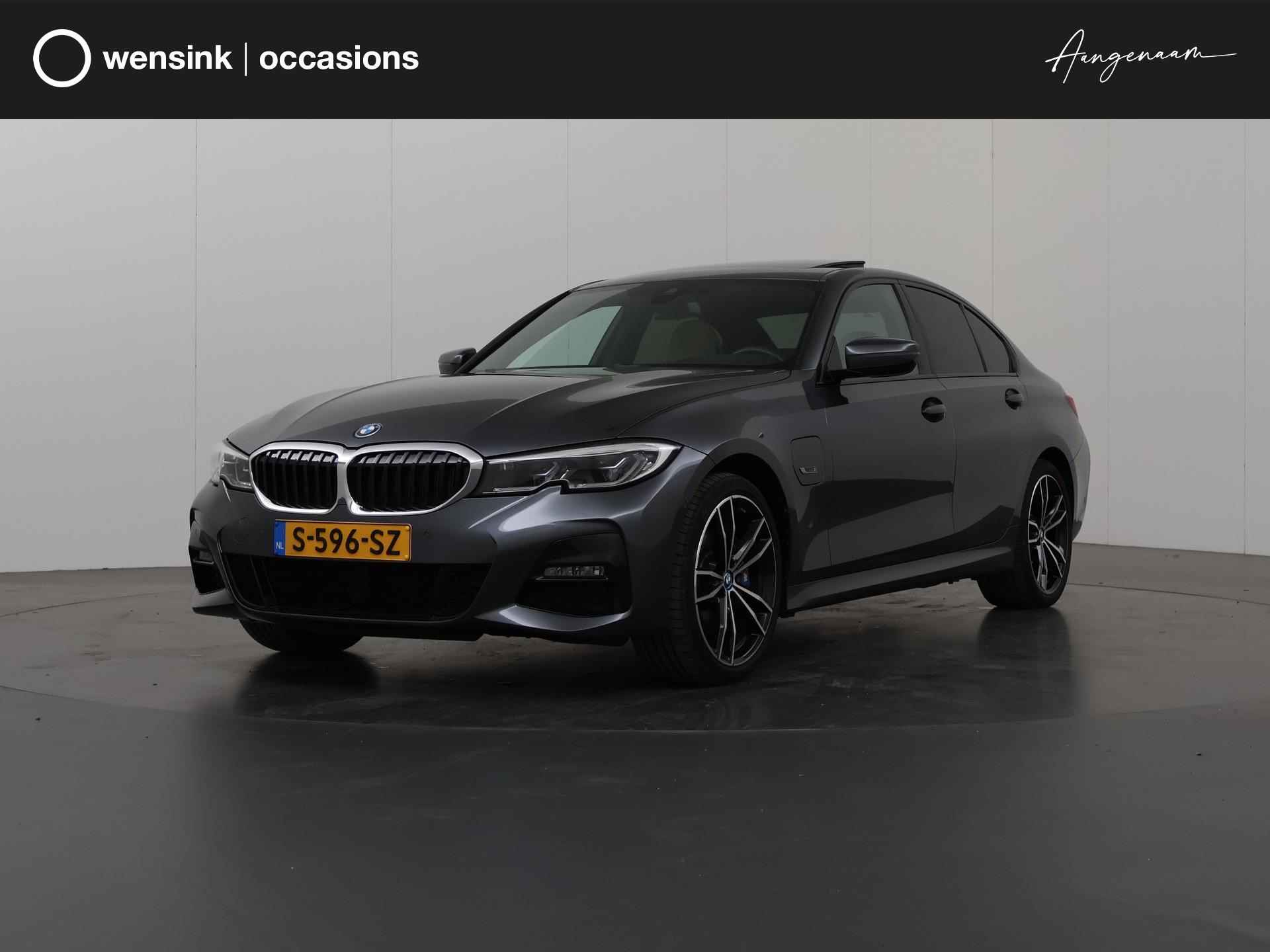 BMW 3-serie 330e xDrive High Executive | Laser Light | Schuifdak | Leder met Memory | Head-Up | Parkeercamera | Stoelverwarming | Keyless Go | - 1/54