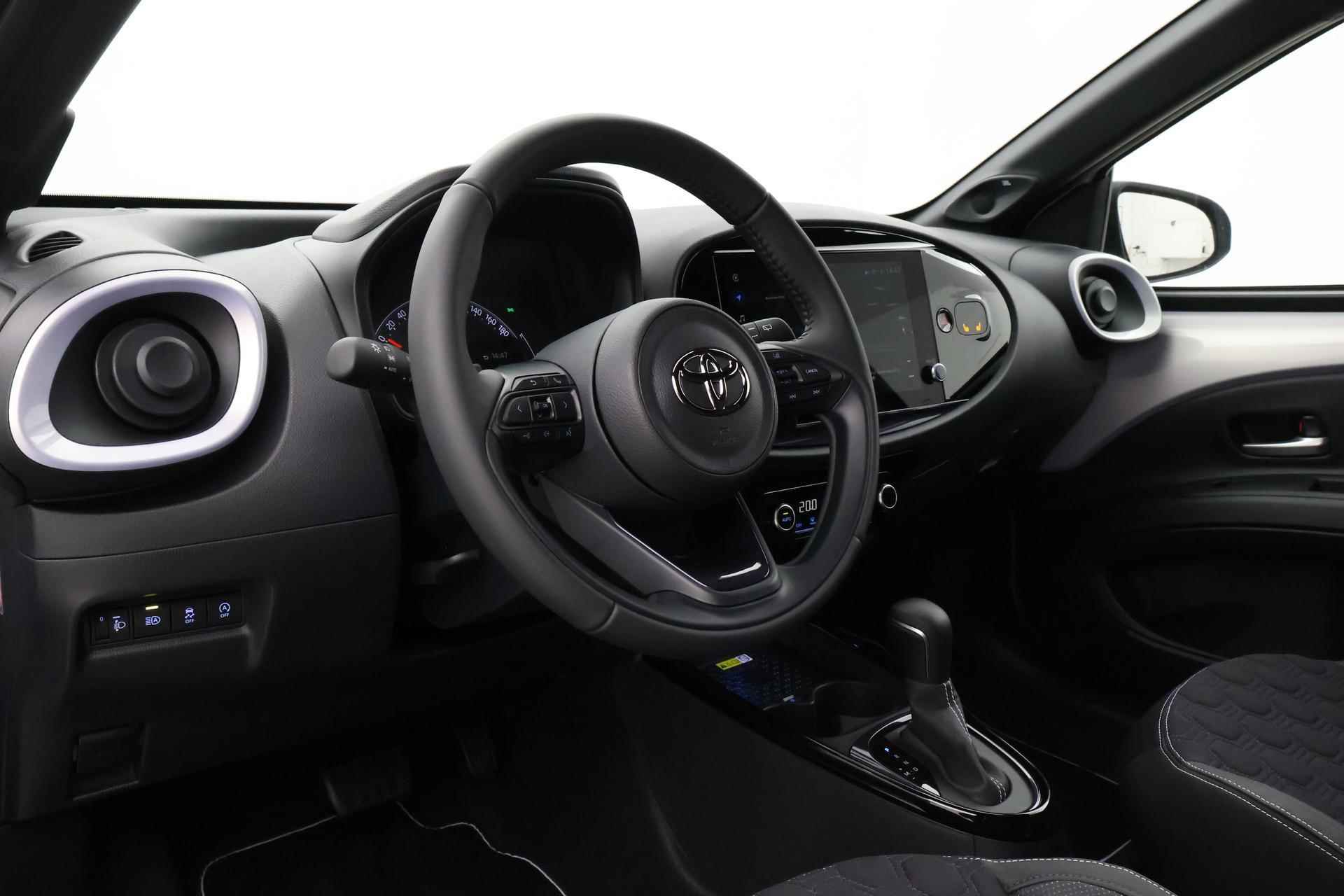 Toyota Aygo X 1.0 VVT-i S-CVT JBL | Navigatie | Keyless | JBL | 18 inch - 2/38