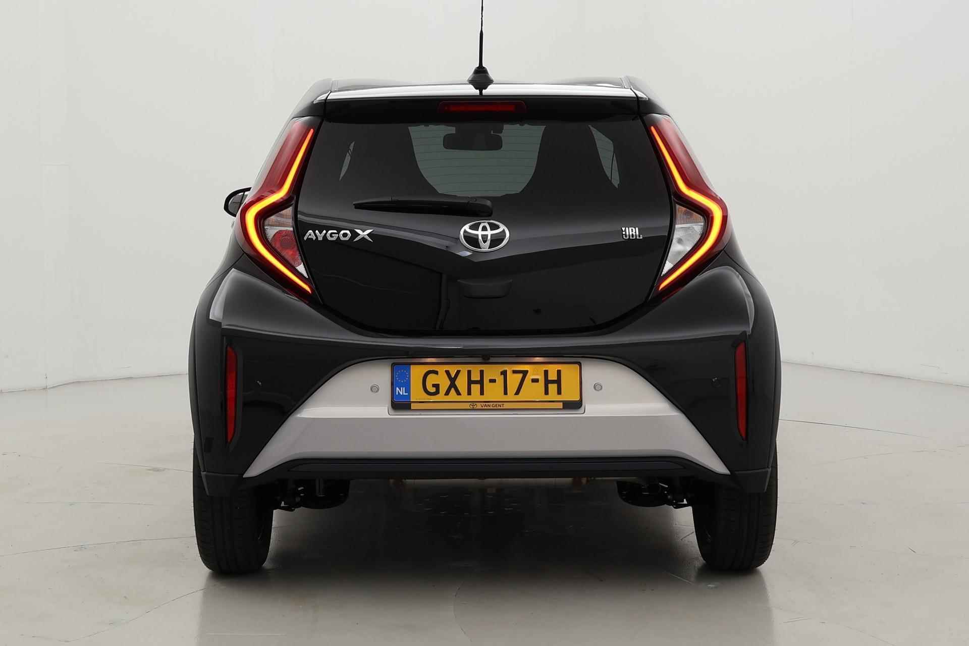 Toyota Aygo X 1.0 VVT-i S-CVT JBL | Navigatie | Keyless | JBL | 18 inch - 16/38