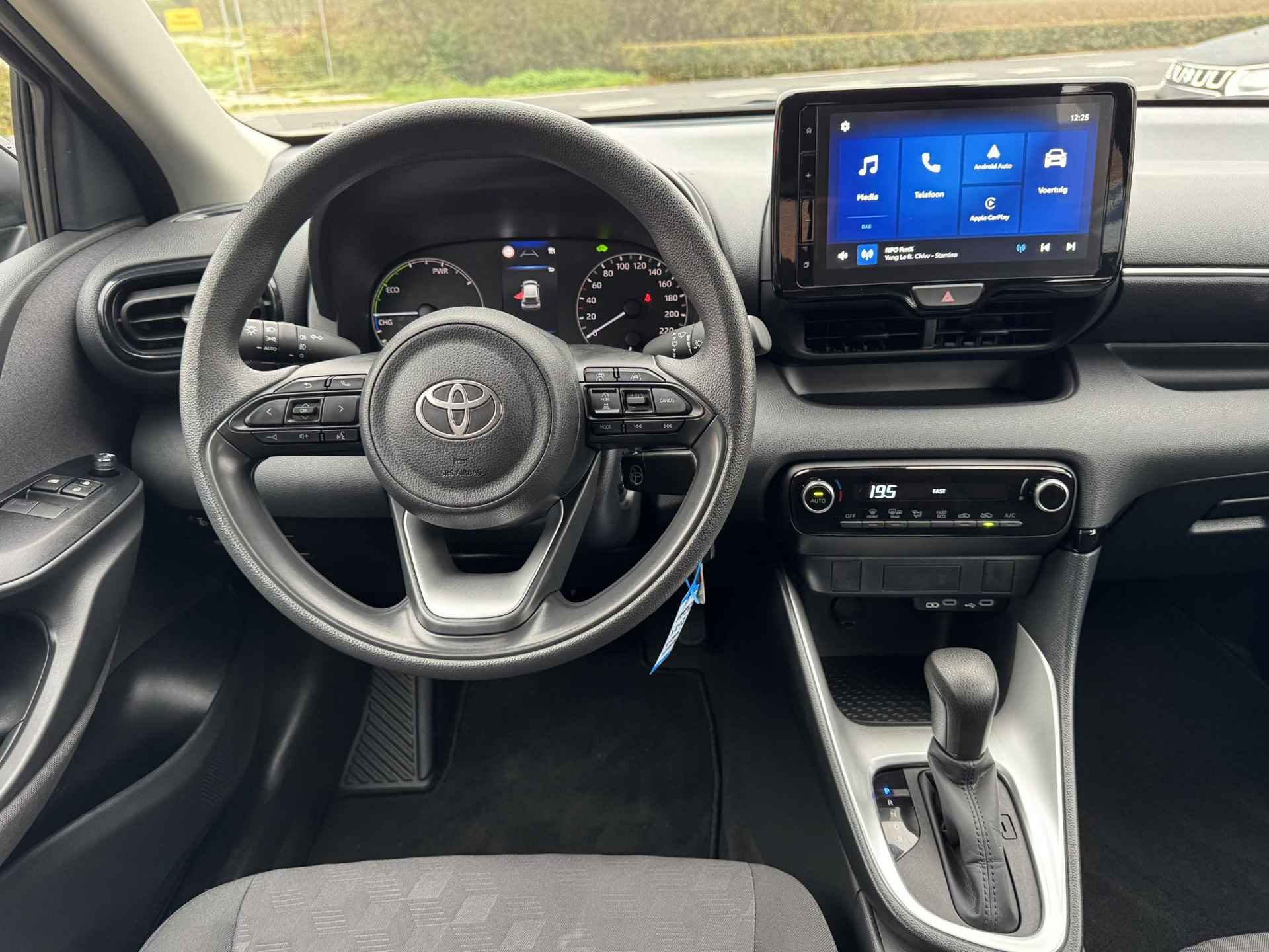 Toyota Yaris 1.5 Hybrid 115 Comfort KLIMA | CARPLAY | BOVAG! - 23/31