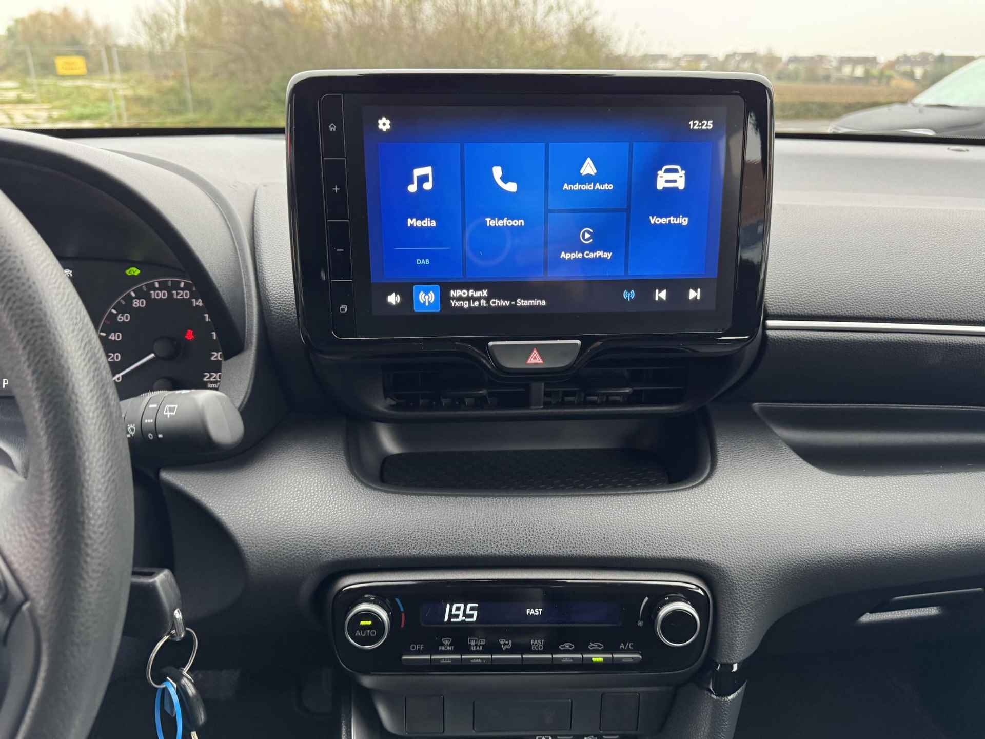 Toyota Yaris 1.5 Hybrid 115 Comfort KLIMA | CARPLAY | BOVAG! - 25/31