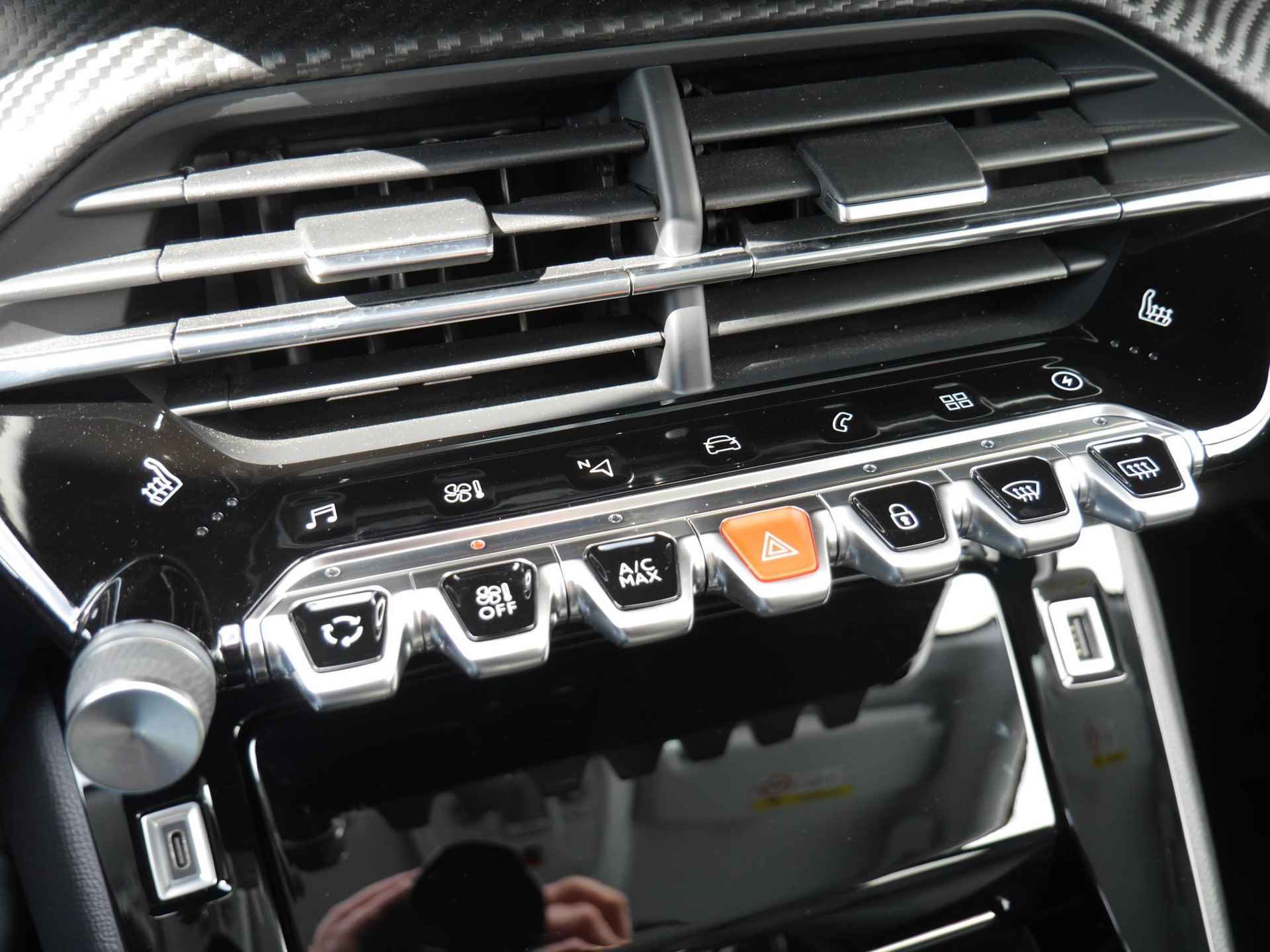 Peugeot e-208 EV Allure 50 kWh 136 Pk | 3-Fase | Subsidie Mogelijk | Stoelverwarming | Navigatie | Cruise Control | Airco | Camera Achter - 30/57