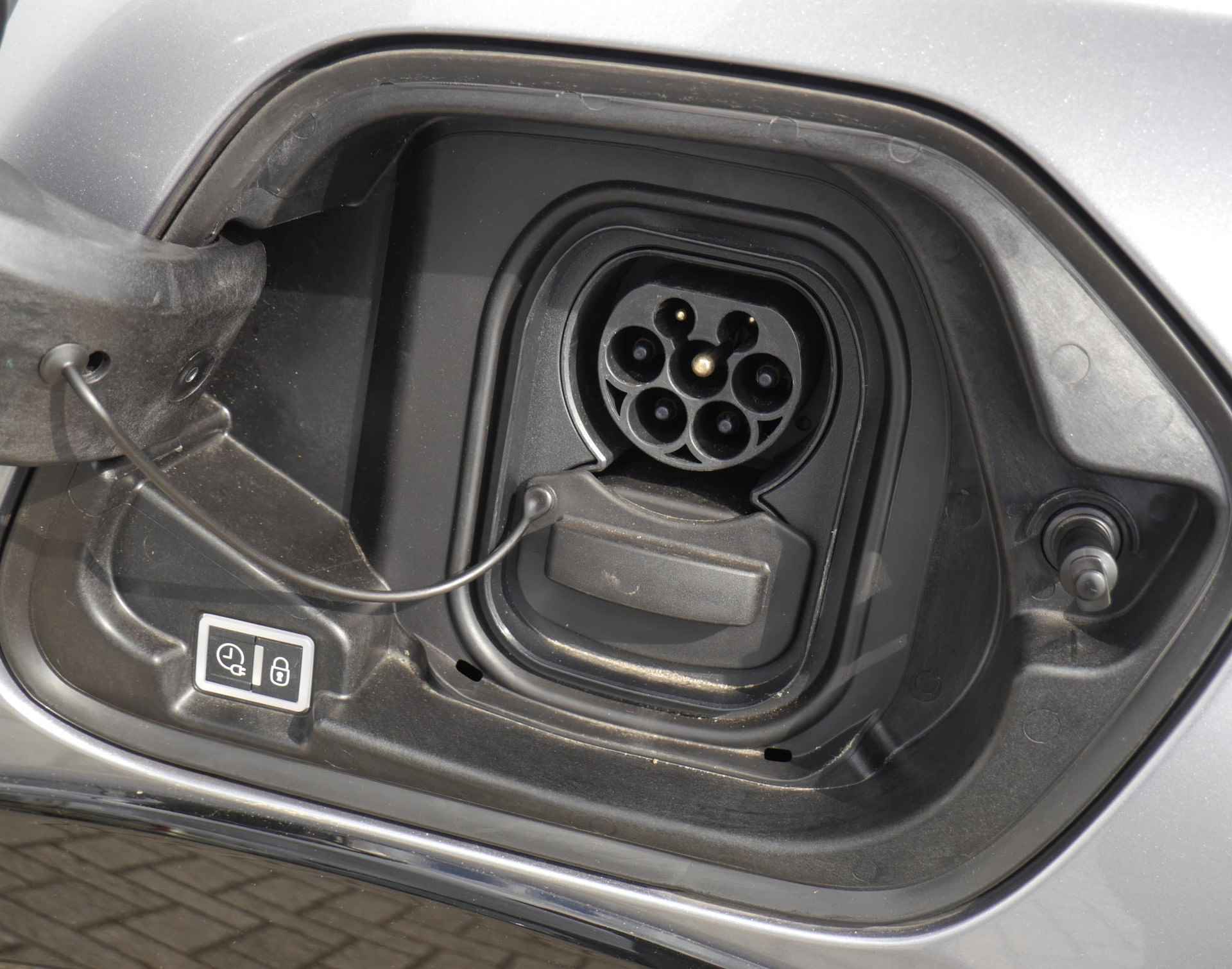 Peugeot e-208 EV Allure 50 kWh 136 Pk | 3-Fase | Subsidie Mogelijk | Stoelverwarming | Navigatie | Cruise Control | Airco | Camera Achter - 51/57