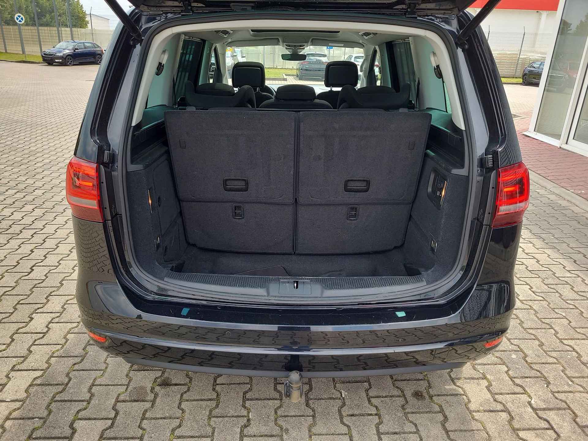 Volkswagen Sharan 2.0TSi DSG6 220pk Sound 7P | Pano | El.schuifdeuren + Achterklep | El.trekhaak | Bi-Xenon | Navi | App-Connect | ACC | Keyless Entry | 2 kinderzitjes geÏntegreerd - 13/25