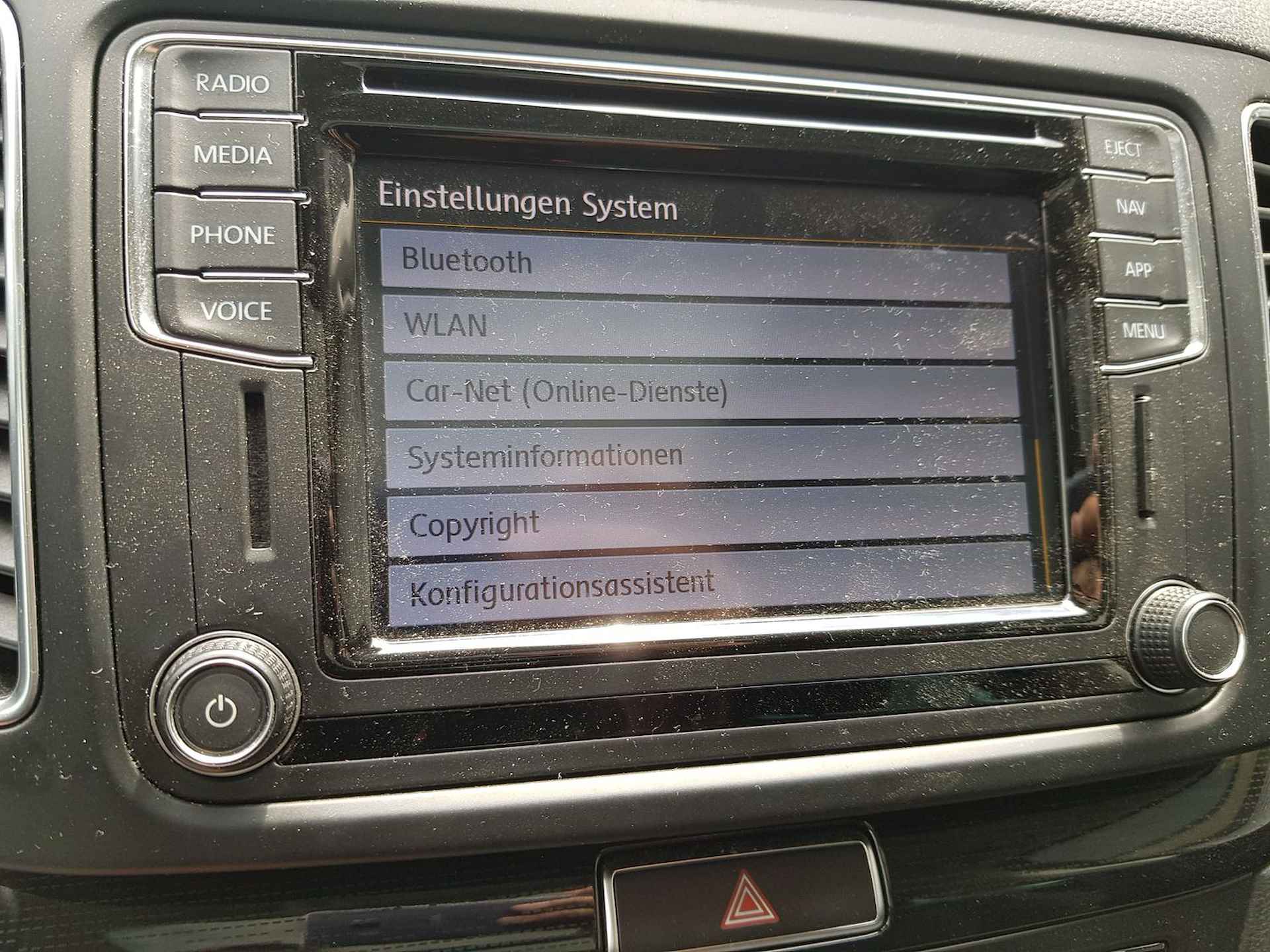 Volkswagen Sharan 2.0TSi DSG6 220pk Sound 7P | Pano | El.schuifdeuren + Achterklep | El.trekhaak | Bi-Xenon | Navi | App-Connect | ACC | Keyless Entry | 2 kinderzitjes geÏntegreerd - 18/25