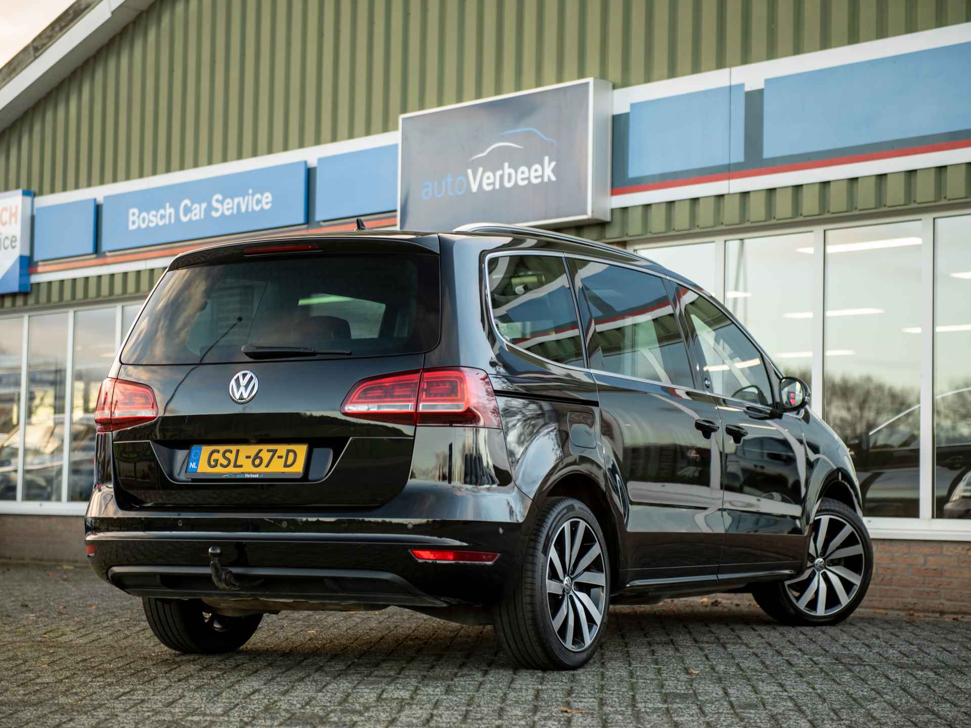 Volkswagen Sharan 2.0TSi DSG6 220pk Sound 7P | Dealeronderhouden! | Pano | El.schuifdeuren + Achterklep | El.trekhaak | Bi-Xenon | Navi | App-Connect | ACC | Keyless Entry | 2 kinderzitjes geïntegreerd - 3/56