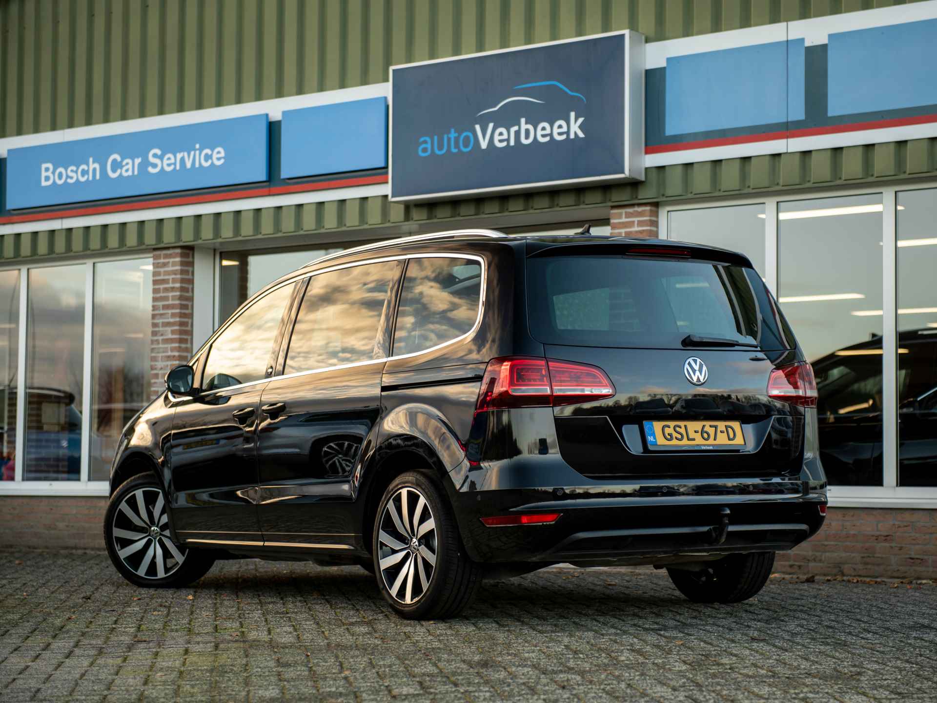 Volkswagen Sharan 2.0TSi DSG6 220pk Sound 7P | Dealeronderhouden! | Pano | El.schuifdeuren + Achterklep | El.trekhaak | Bi-Xenon | Navi | App-Connect | ACC | Keyless Entry | 2 kinderzitjes geïntegreerd - 11/56